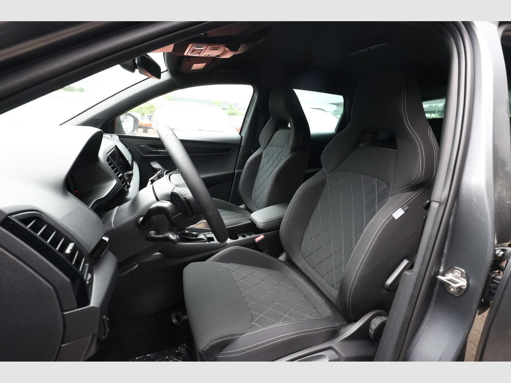 Skoda Karoq Sportline (2025) - Photo 6