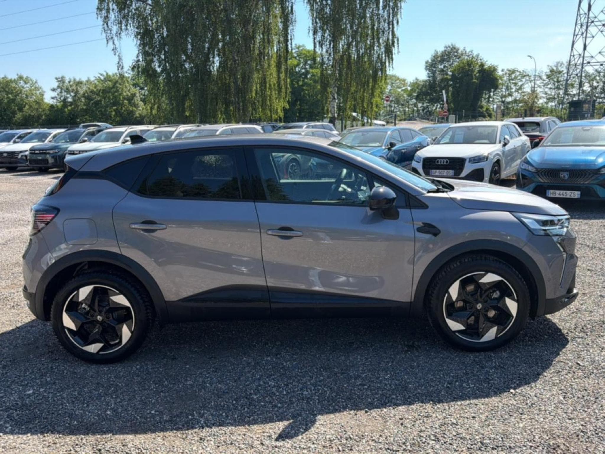 Renault CAPTUR II 1.6 E-TECH FULL HYBRID 145 TECHNO (2025) - Photo 4