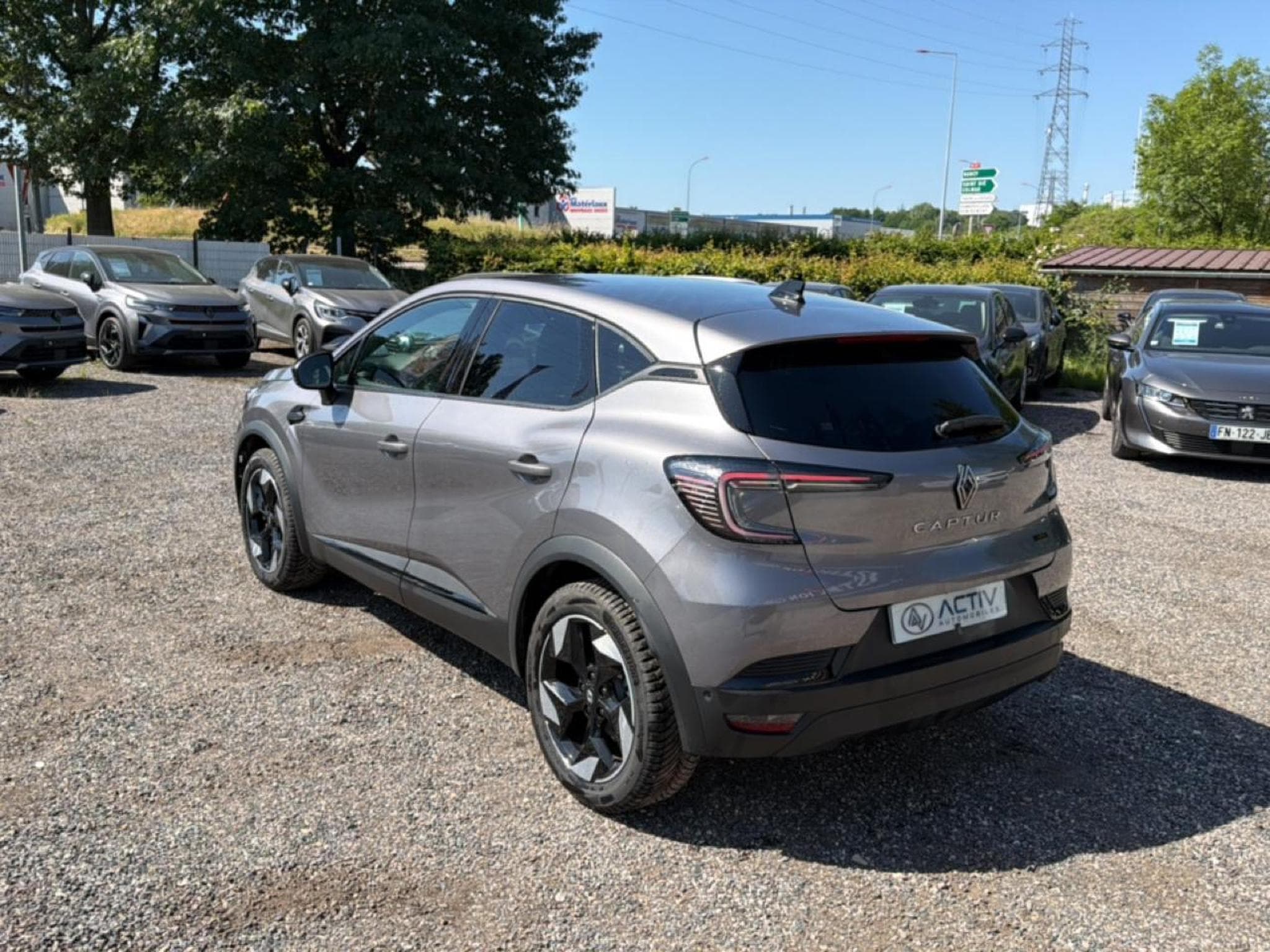 Renault CAPTUR II 1.6 E-TECH FULL HYBRID 145 TECHNO (2025) - Photo 7