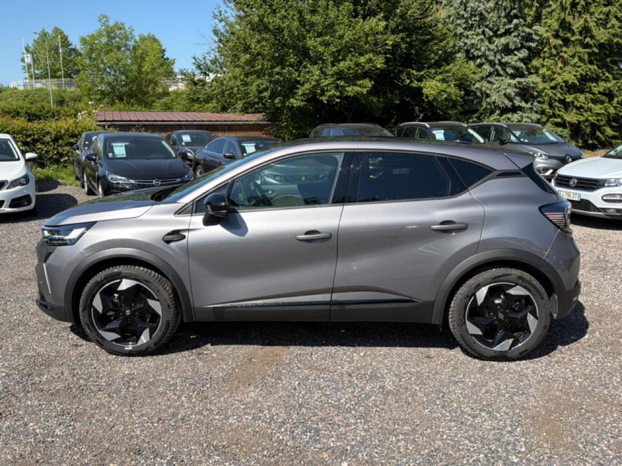 Renault CAPTUR II 1.6 E-TECH FULL HYBRID 145 TECHNO (2025) - Photo 8