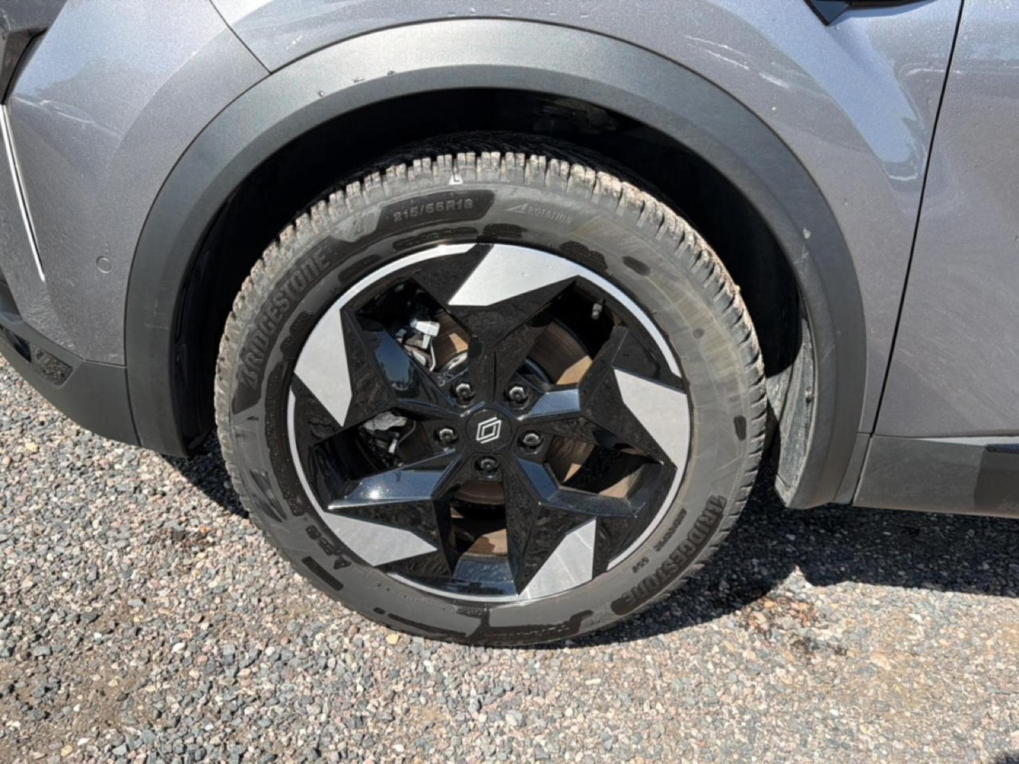 Renault CAPTUR II 1.6 E-TECH FULL HYBRID 145 TECHNO (2025) - Photo 9