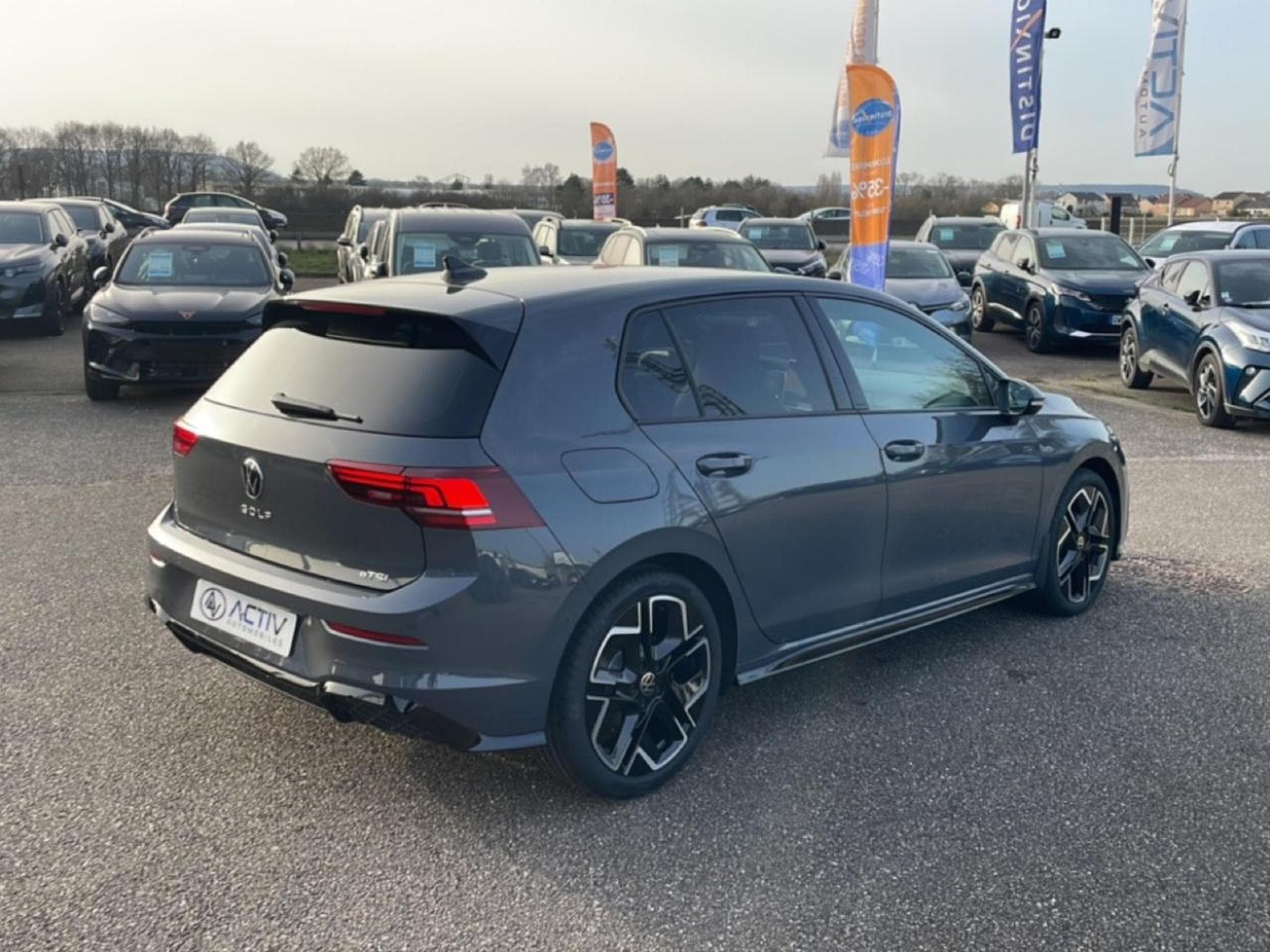 VW GOLF VIII 1.5 ETSI EVO2 150 R-LINE DSG7 (2026) - Photo 5