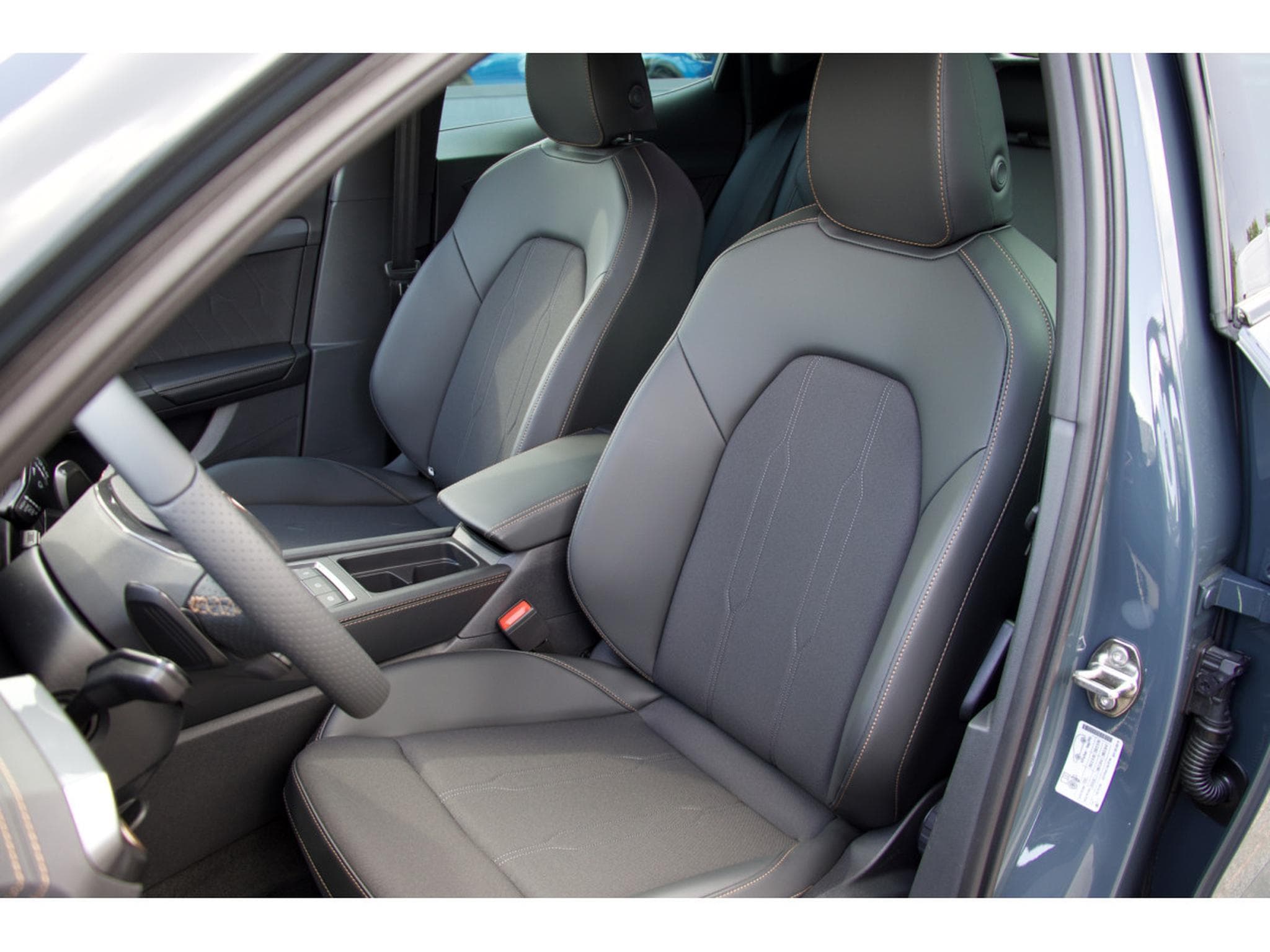 Cupra Formentor 1.5 eTSI DSG (2026) - Photo 6