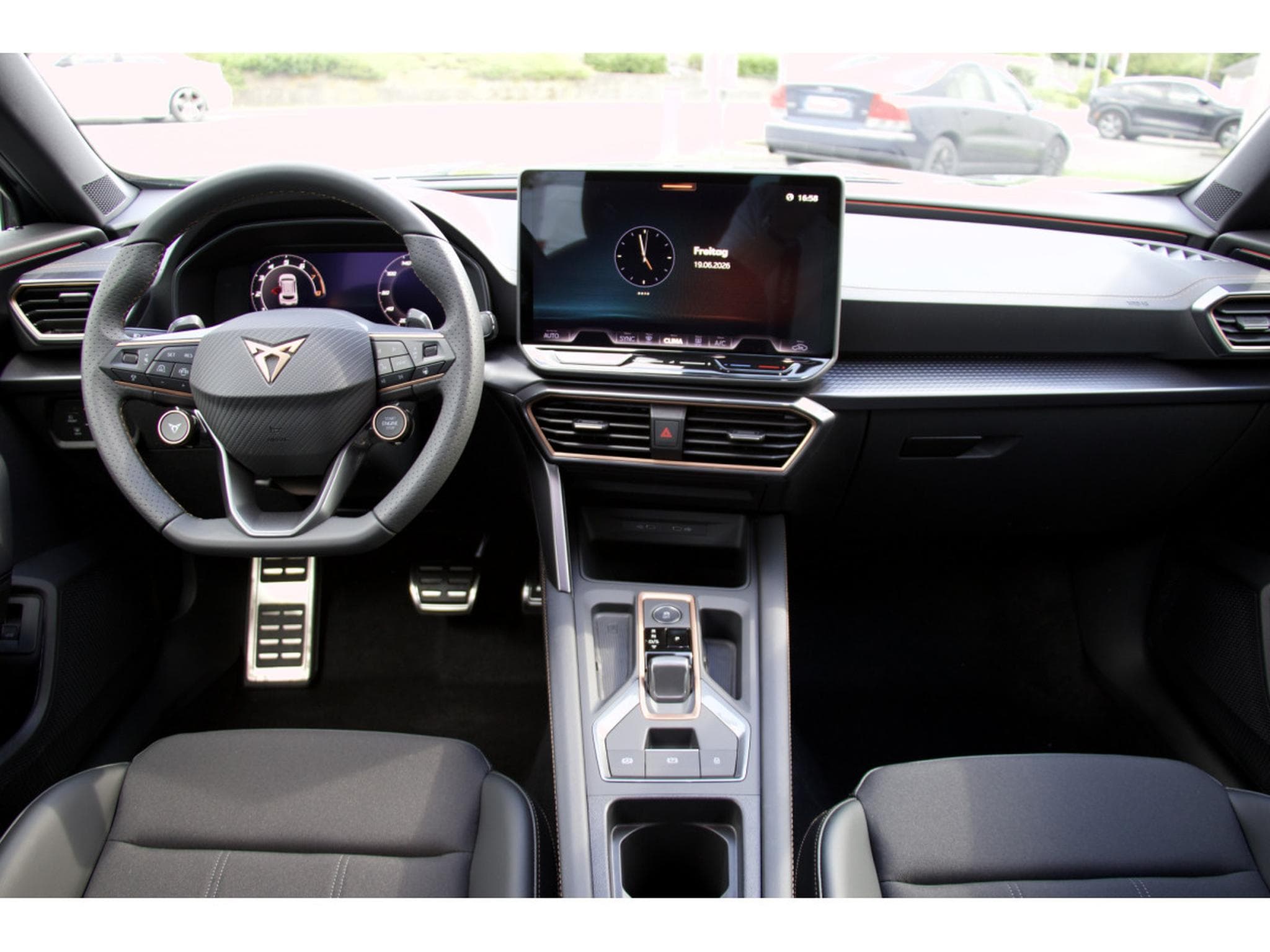 Cupra Formentor 1.5 eTSI DSG ACC caméra de recul 18" LED Kessy Full Link (2026) - Foto 8