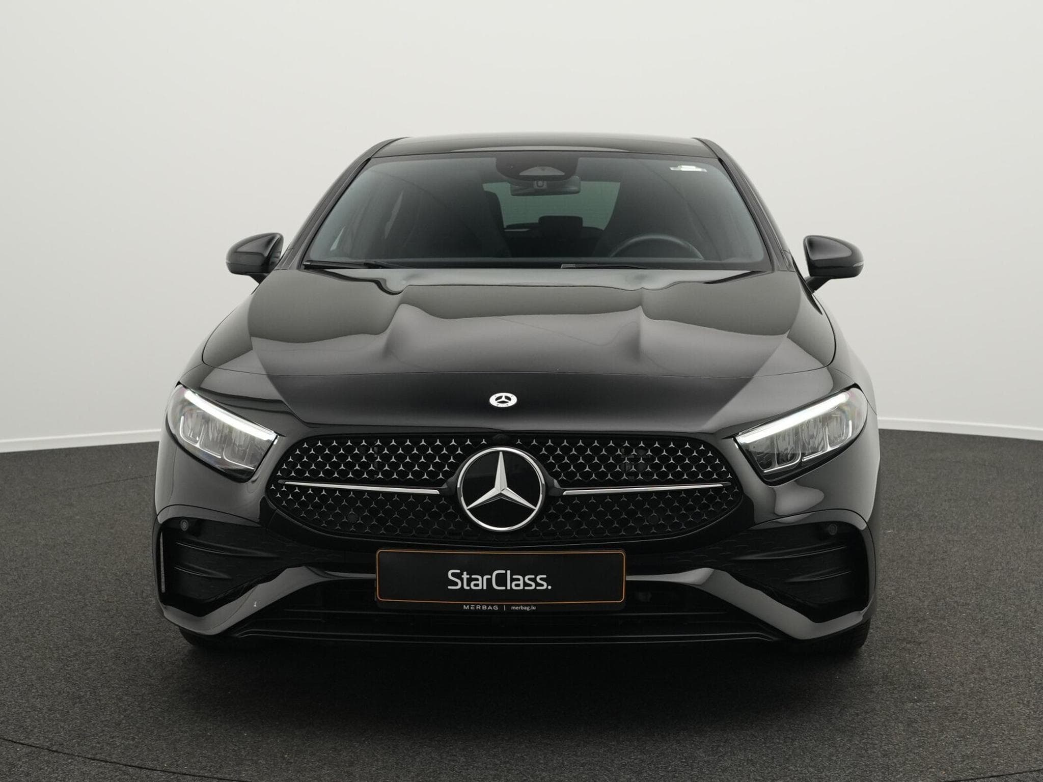 Mercedes A 250 e AMG-Line LED+Pano+Night+Keyless+Kamera (2023) - Foto 2