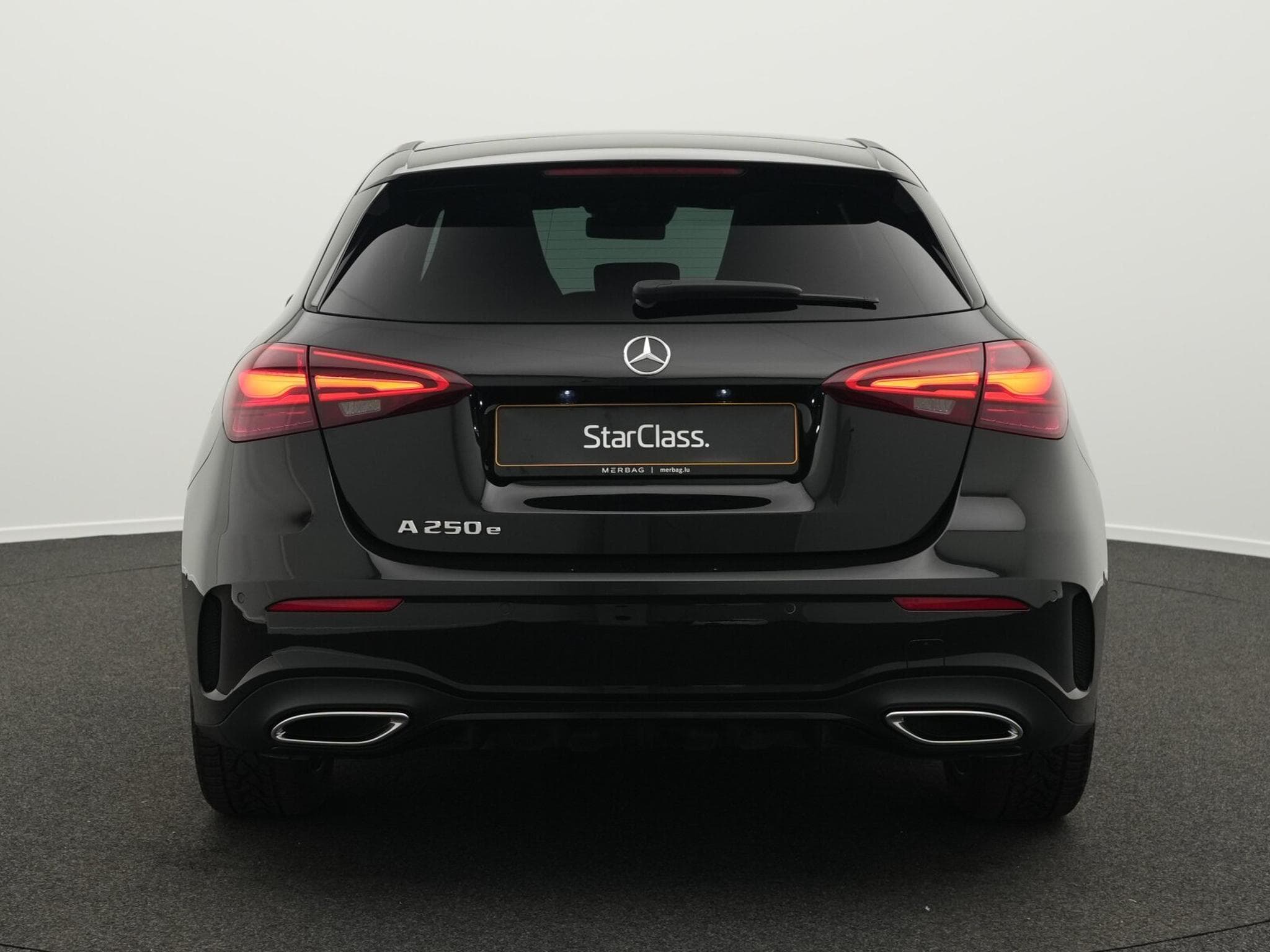 Mercedes A 250 e AMG-Line LED+Pano+Night+Keyless+Kamera (2023) - Foto 4