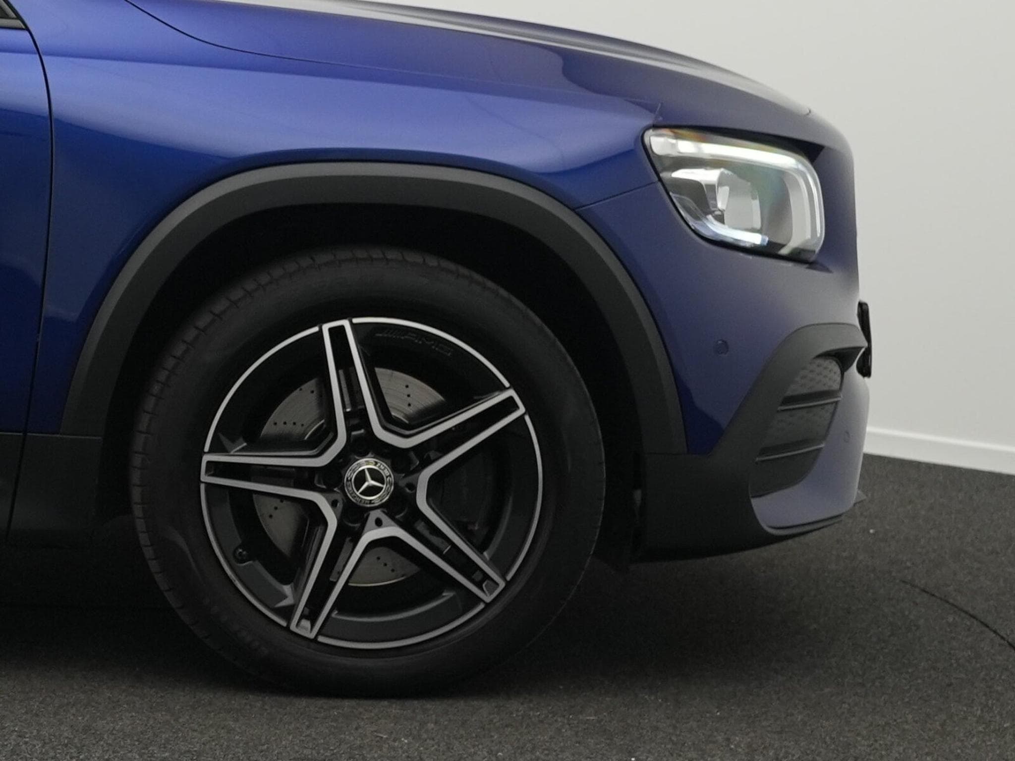 Mercedes GLB 250 4MATIC LED+360°+Pano+Night (2020) - Photo 6