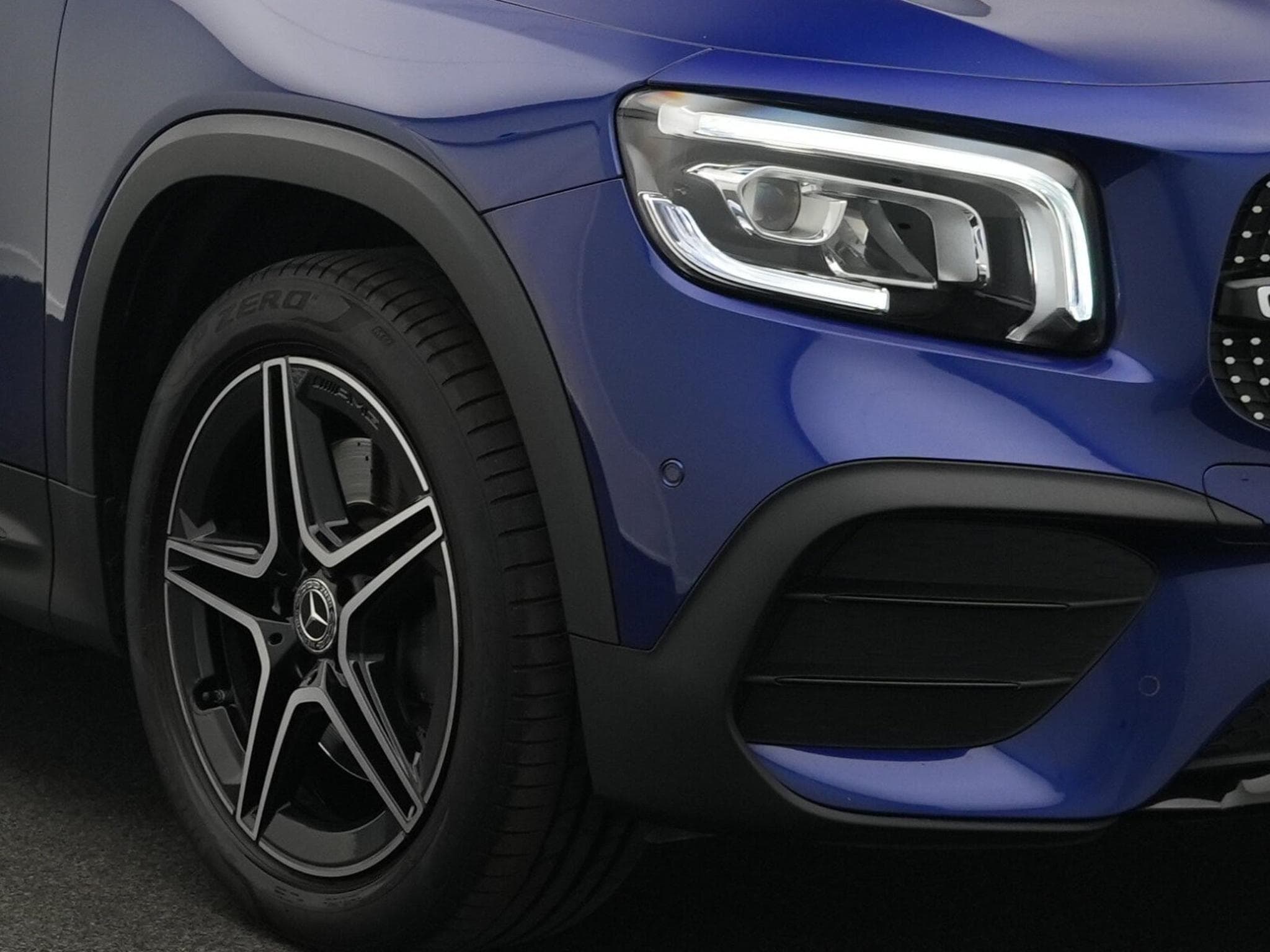 Mercedes GLB 250 4MATIC LED+360°+Pano+Night (2020) - Photo 7