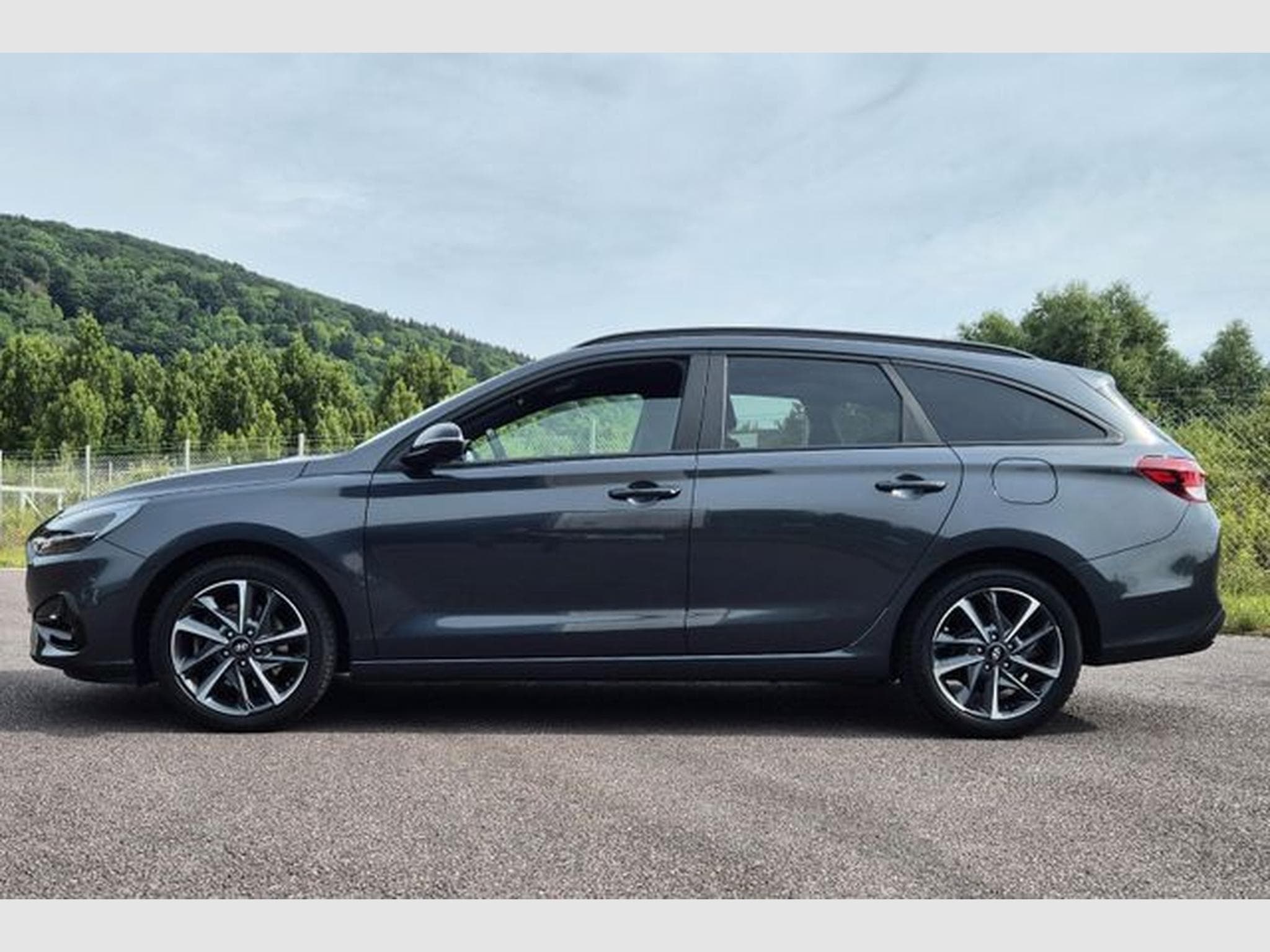 Hyundai i30 i30 cw Connect &amp; Go, LED, Kamera. (2023) - Photo 2