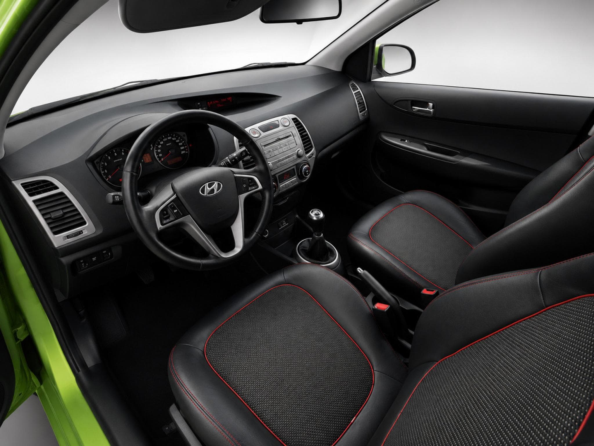 Hyundai i20 1.4i 100 Confort (2010) - Photo 5