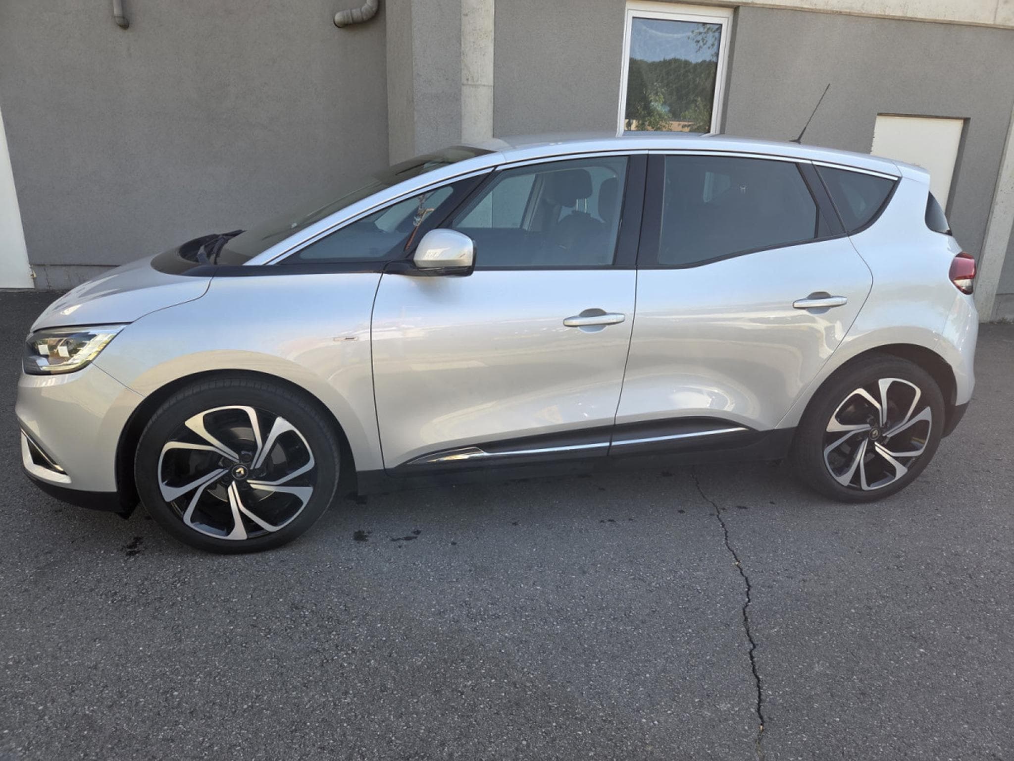Renault Scenic 1.6 Dci 130 CV Bose Edition Garantie 12 Mois (2018) - Photo 2