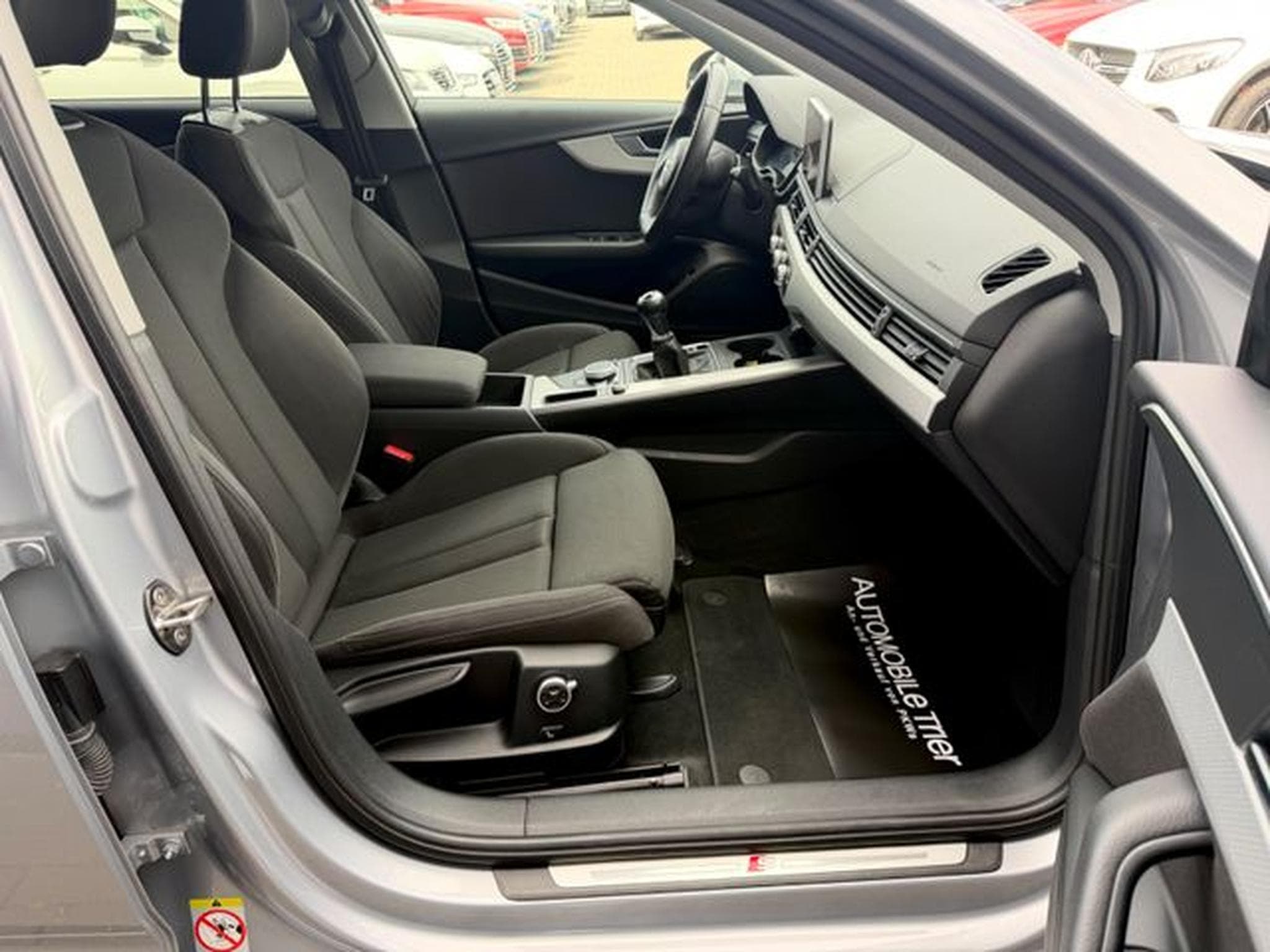 Audi A4 A4 Avant 2.0 TDI S Line Sportpaket *NAVI*AHK* (2018) - Foto 11