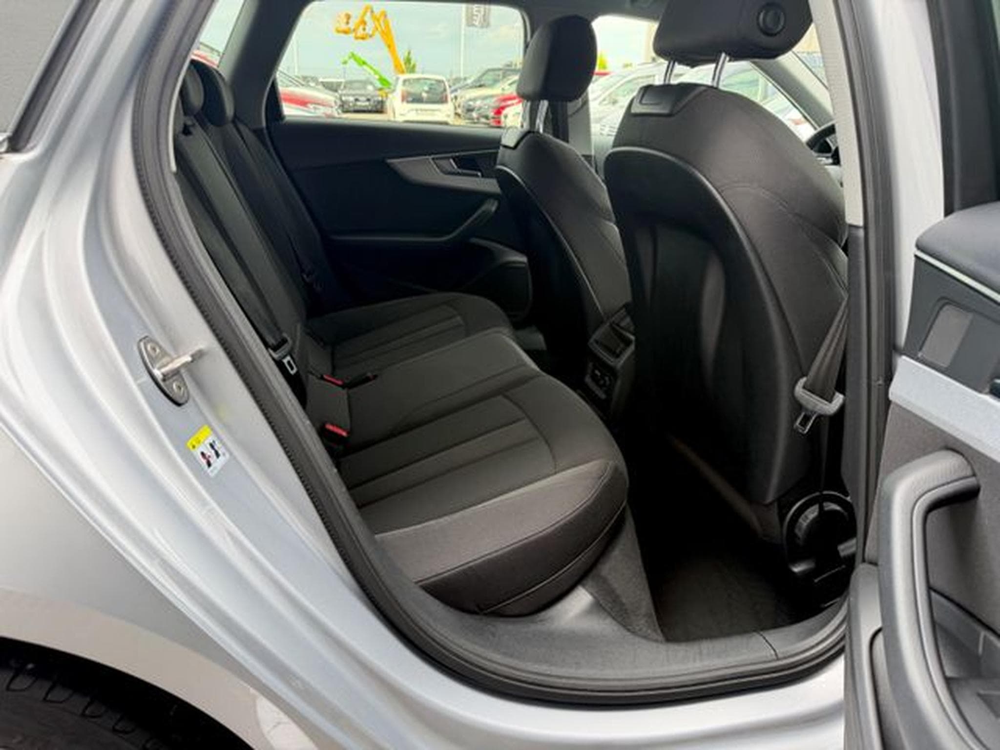 Audi A4 A4 Avant 2.0 TDI S Line Sportpaket *NAVI*AHK* (2018) - Foto 13