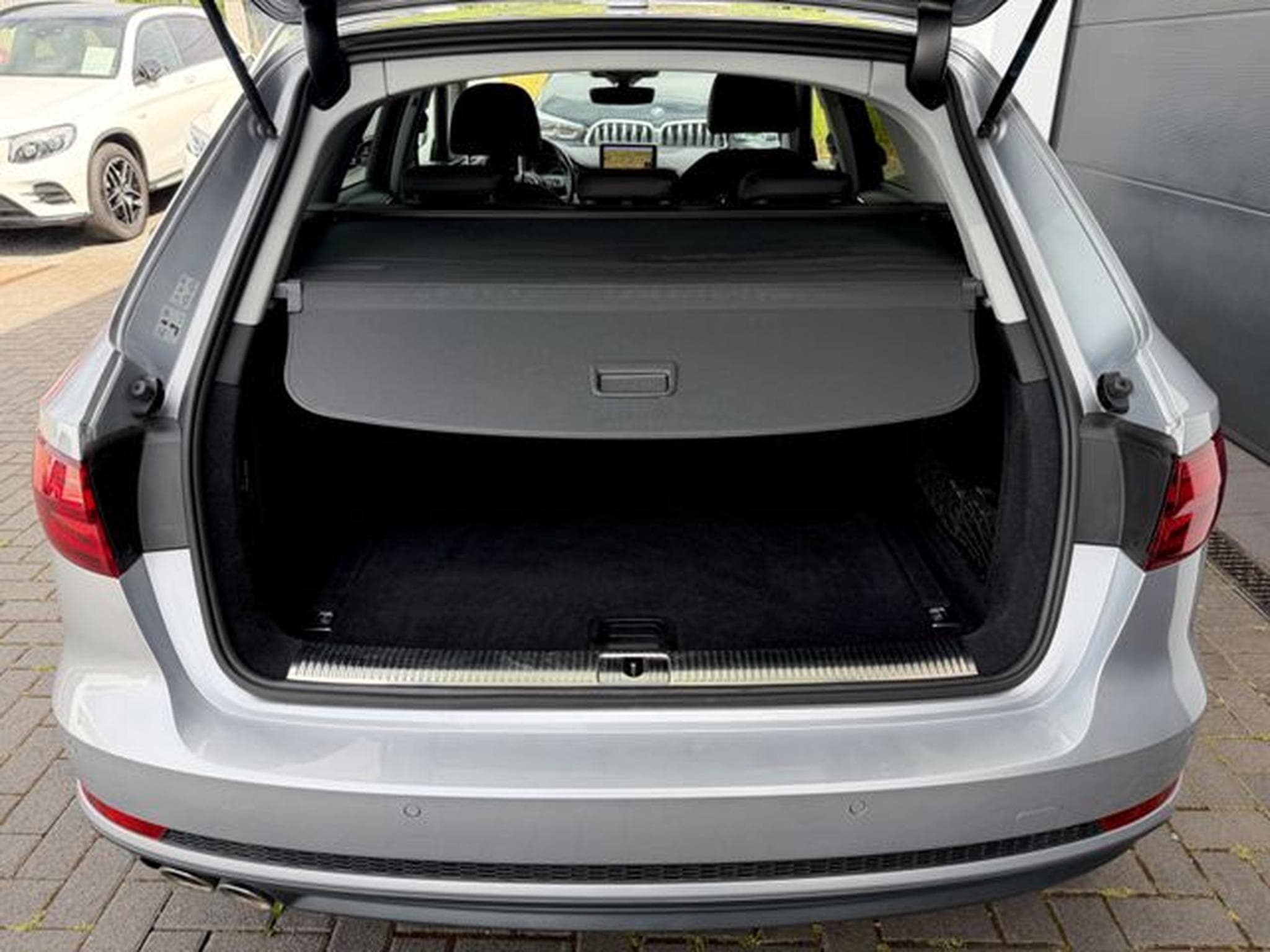 Audi A4 A4 Avant 2.0 TDI S Line Sportpaket *NAVI*AHK* (2018) - Foto 20