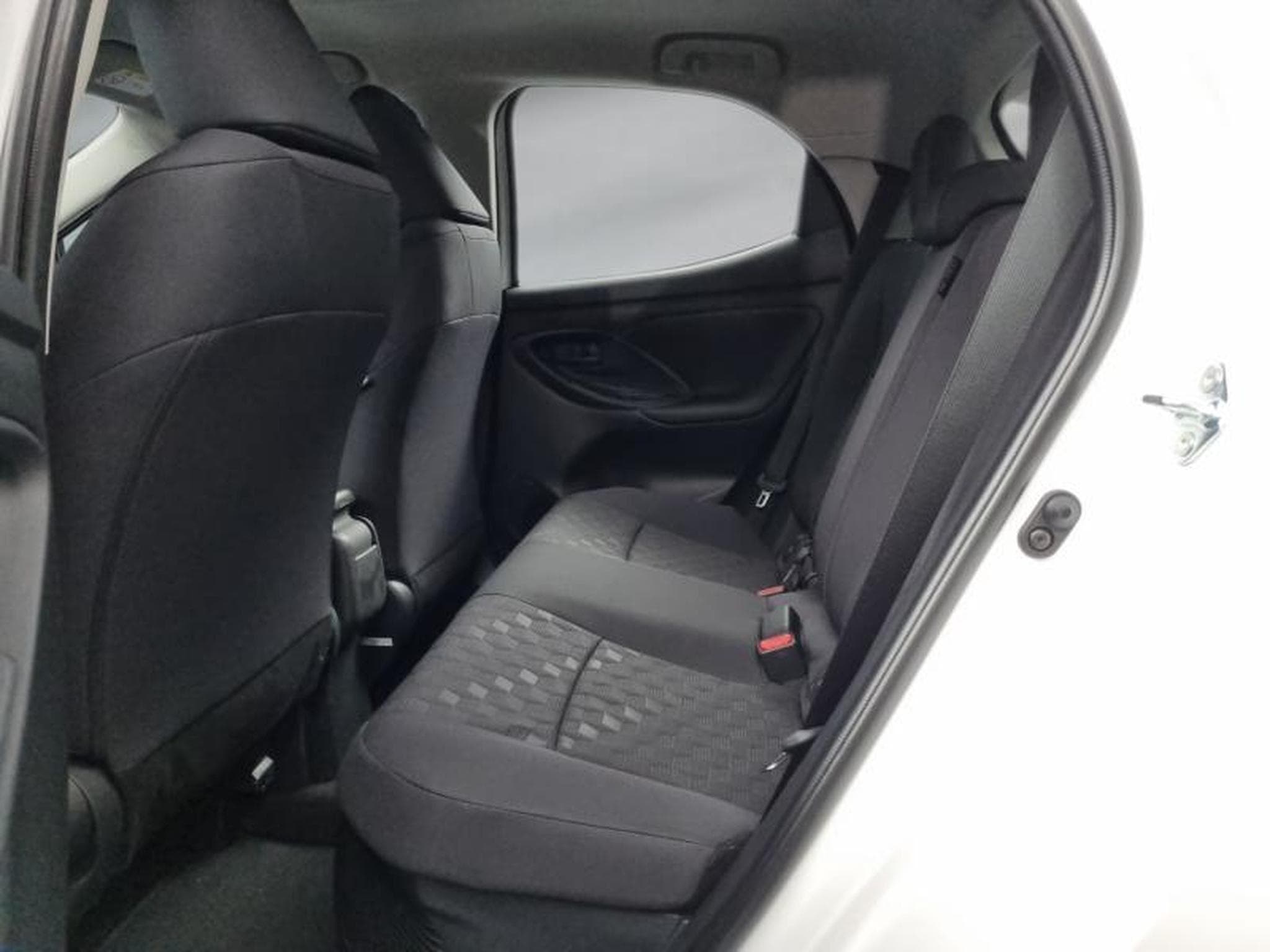 Toyota Yaris -21% 116h confort 5p MY25 (2025) - Photo 8