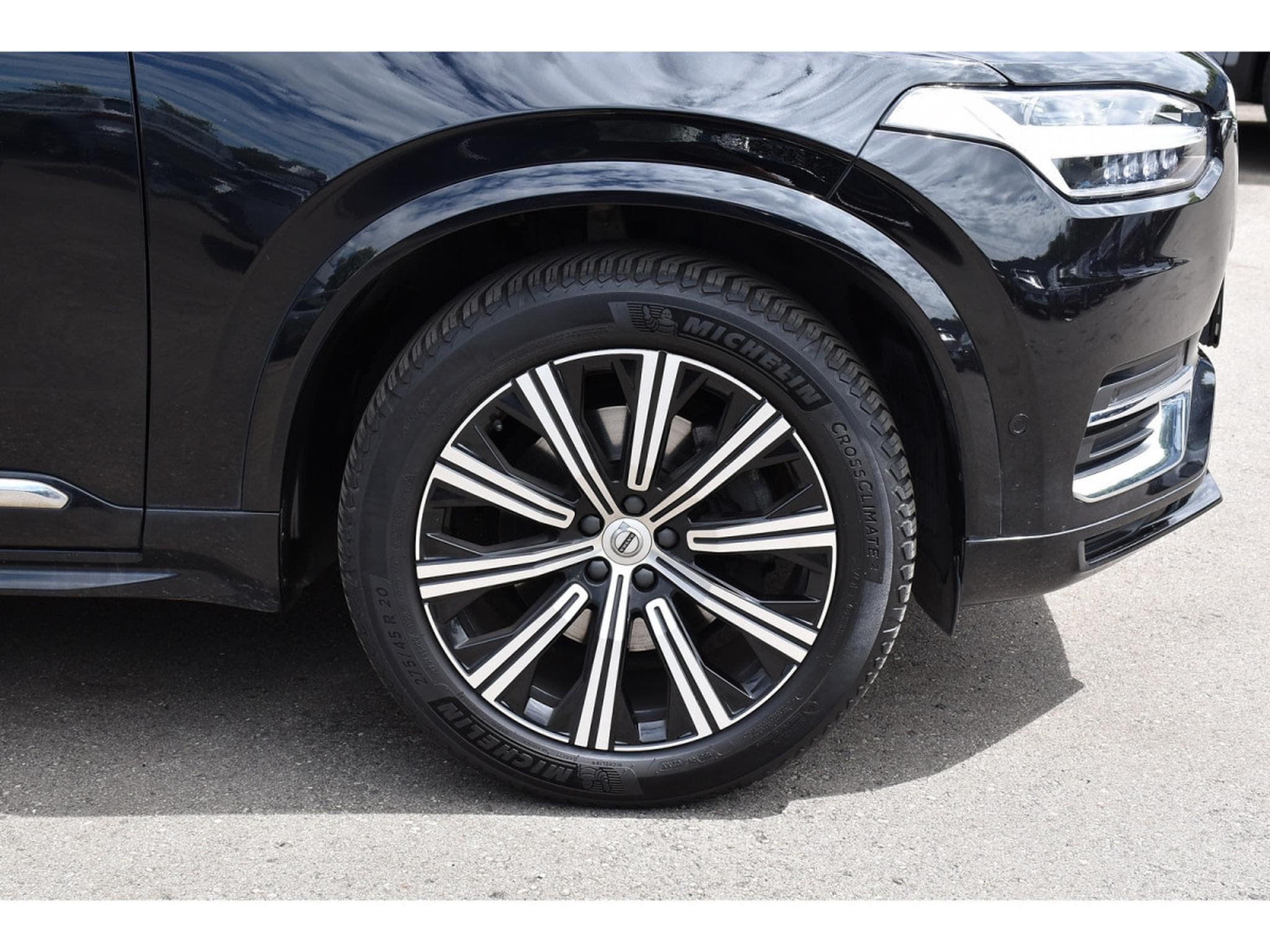 Volvo XC90 2.0 B5 4WD Plus Dark 7Pl. Gear. PANO MEMO HARMAN ATT RMQ 1°M (2023) - Photo 5