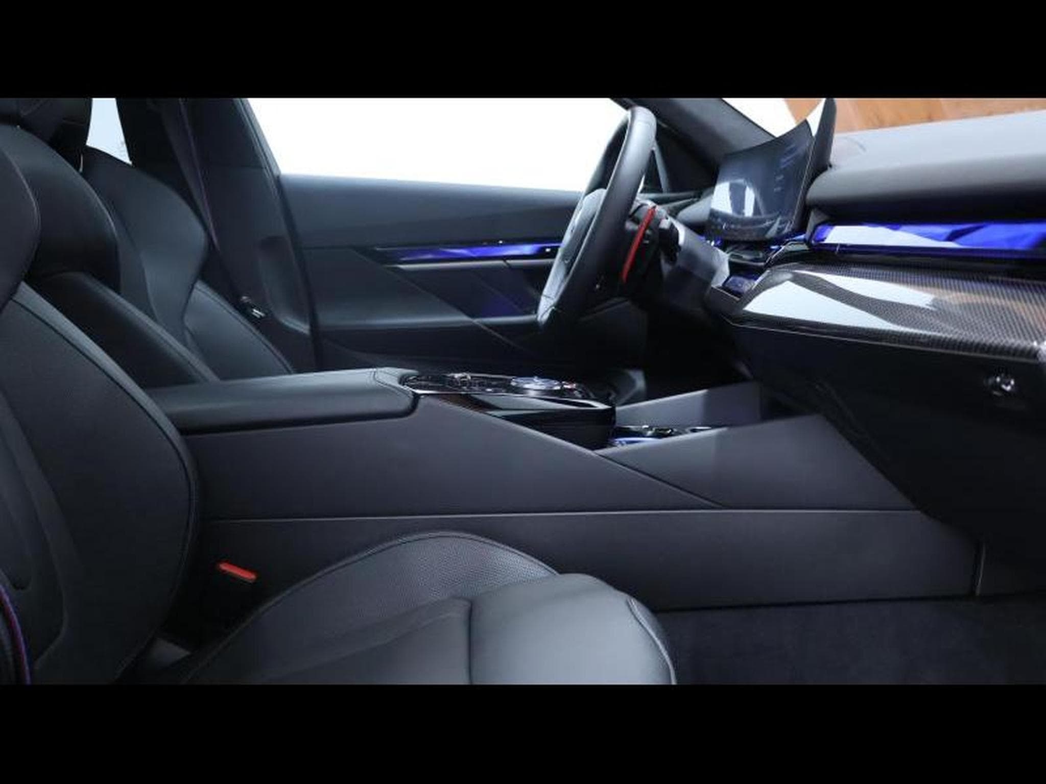 BMW M5 Touring 727 ch (2025) - Photo 12