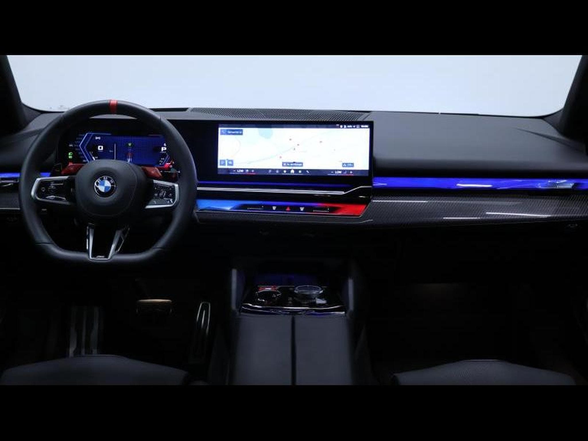 BMW M5 Touring 727 ch (2025) - Photo 16