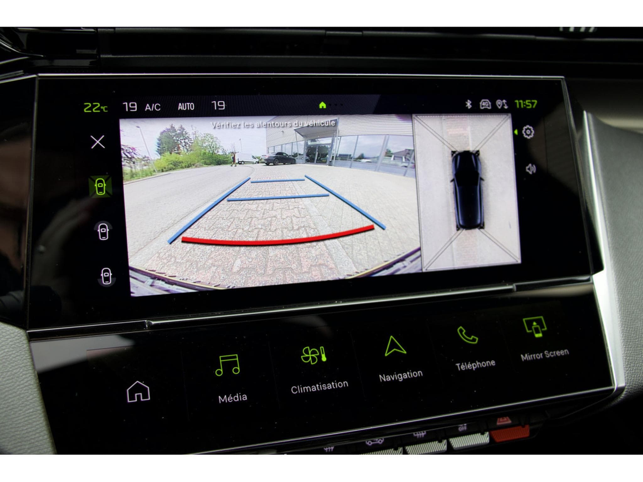 Peugeot 308 BlueHDi 130 EAT8 GT ACC 360° attelage - sièges massage (2024) - Photo 10