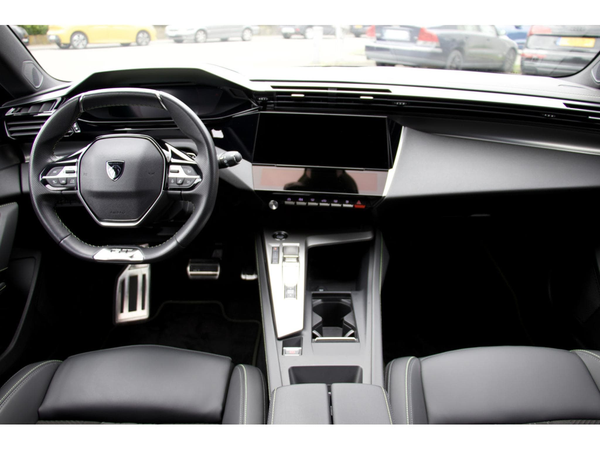 Peugeot 308 BlueHDi 130 EAT8 GT ACC 360° attelage - sièges massage (2024) - Photo 8