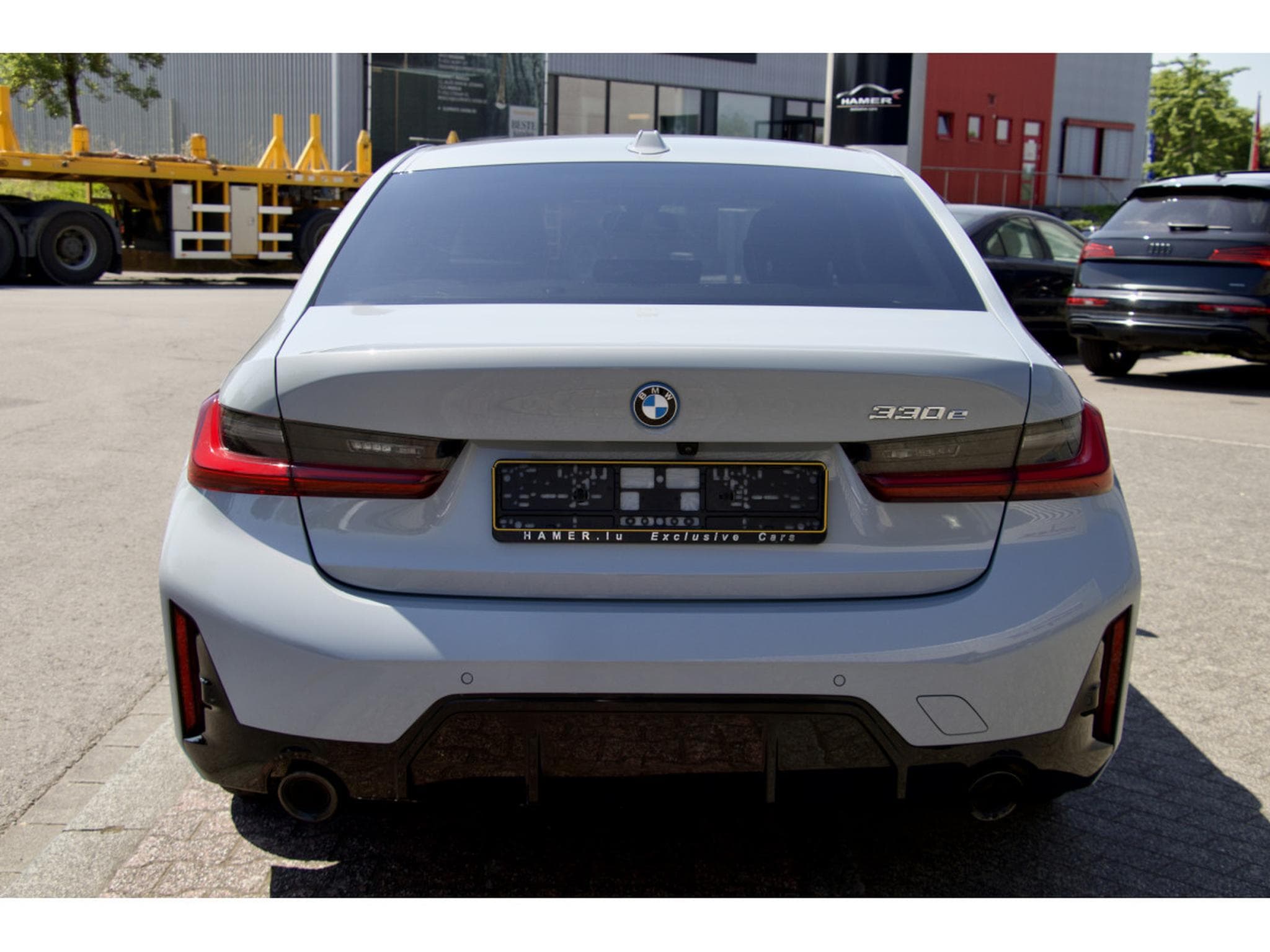 BMW 330 330e Aut. Pack M 19" HuD pack Innovation Driving Assistant (2024) - Photo 3