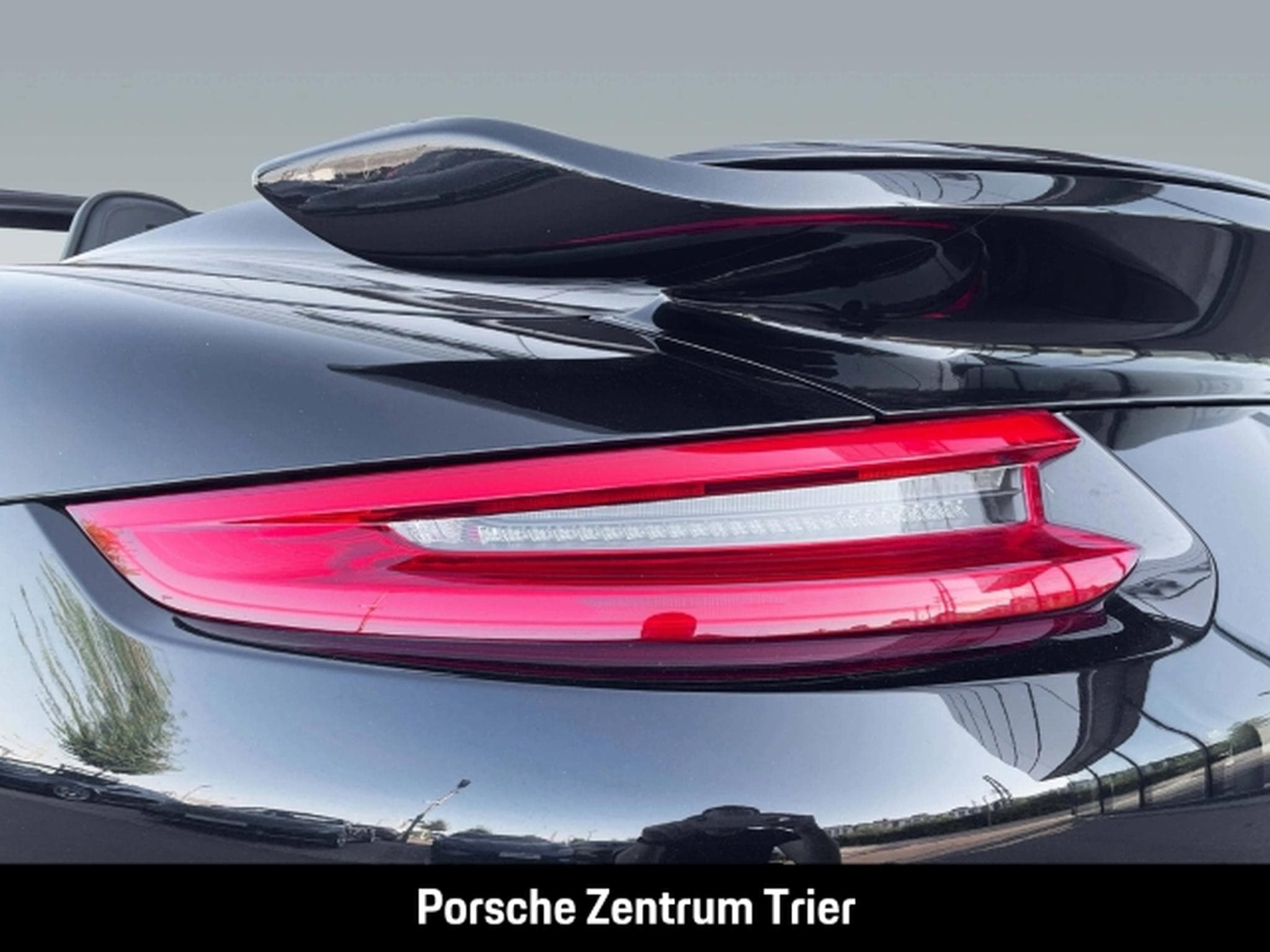 Porsche 991 -2 (911) Turbo S Cabriolet (2016) - Photo 12