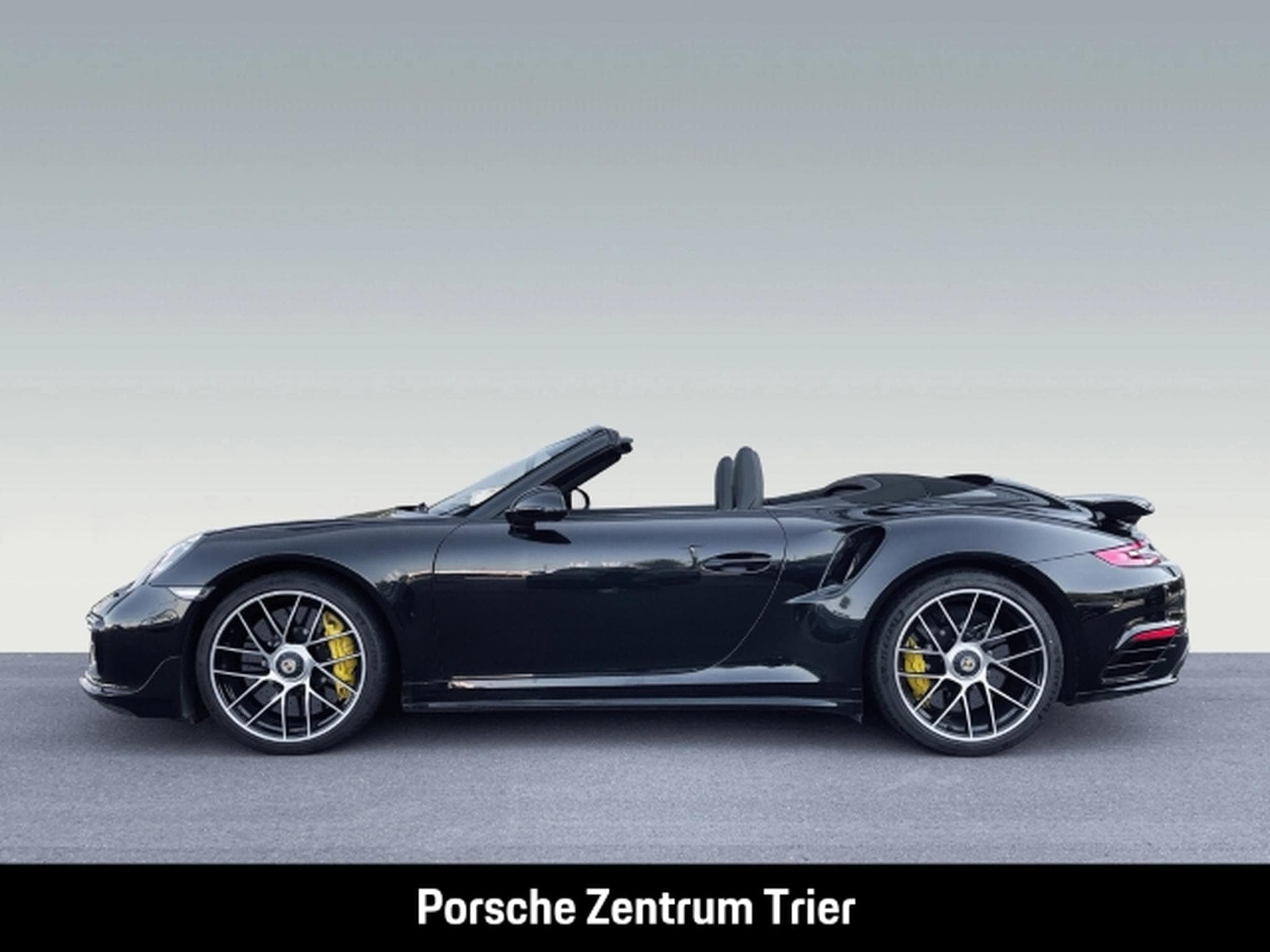 Porsche 991 -2 (911) Turbo S Cabriolet (2016) - Photo 2