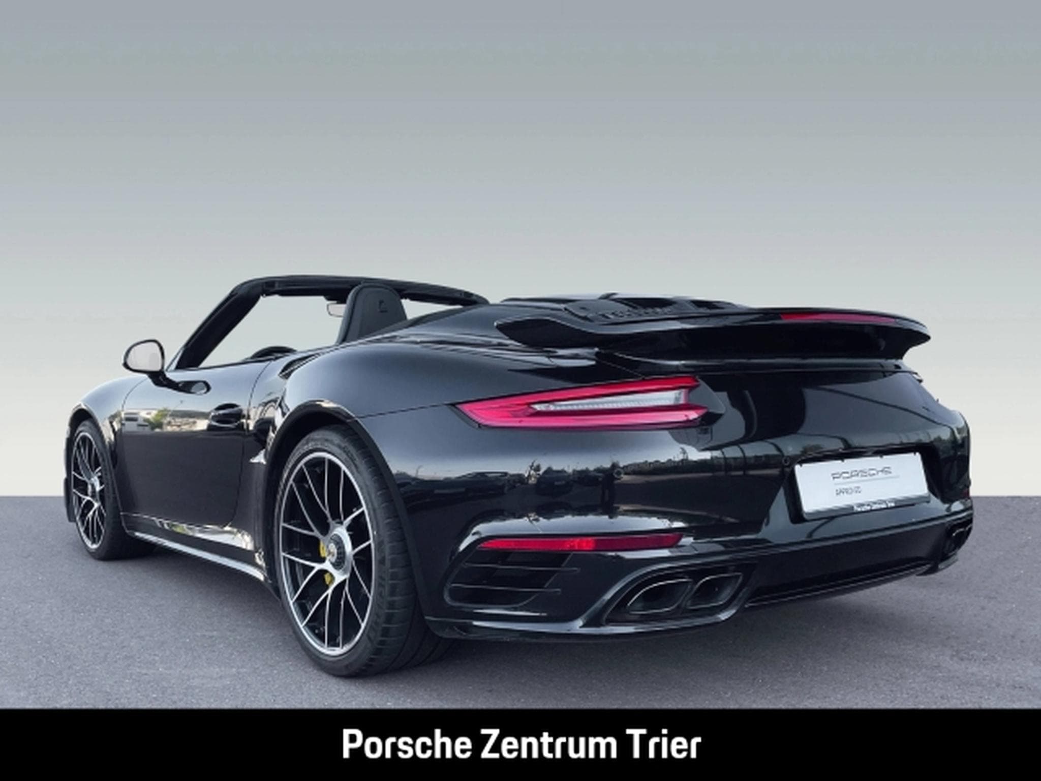 Porsche 991 -2 (911) Turbo S Cabriolet (2016) - Photo 3