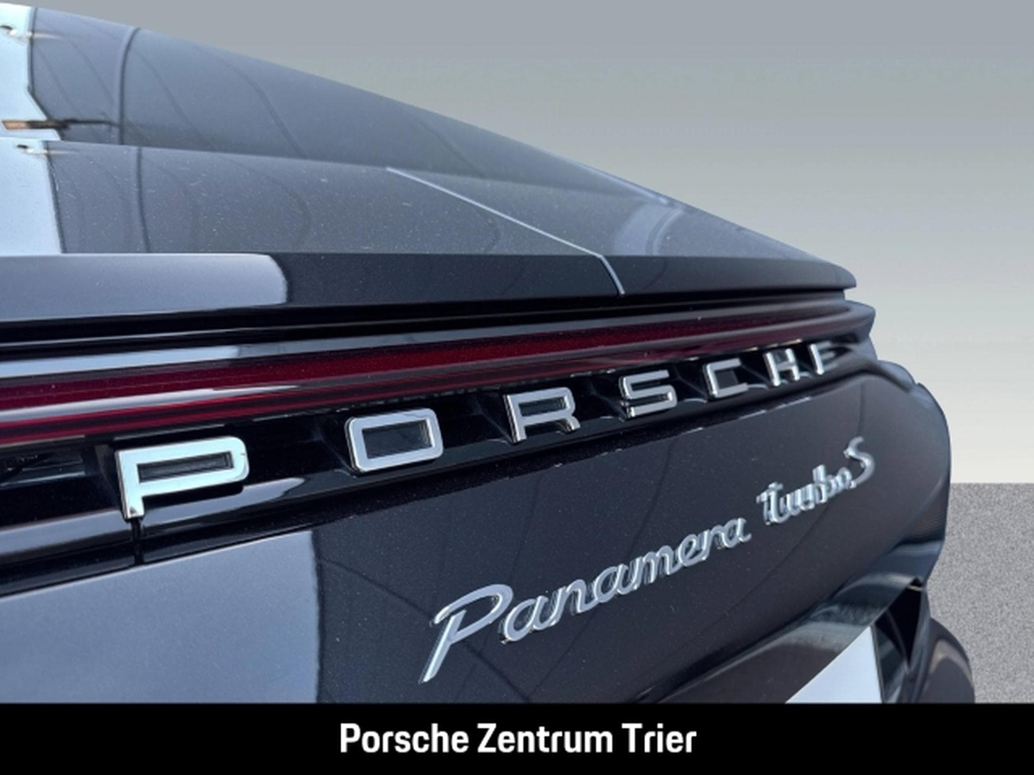 Porsche Panamera S (2022) - Photo 13