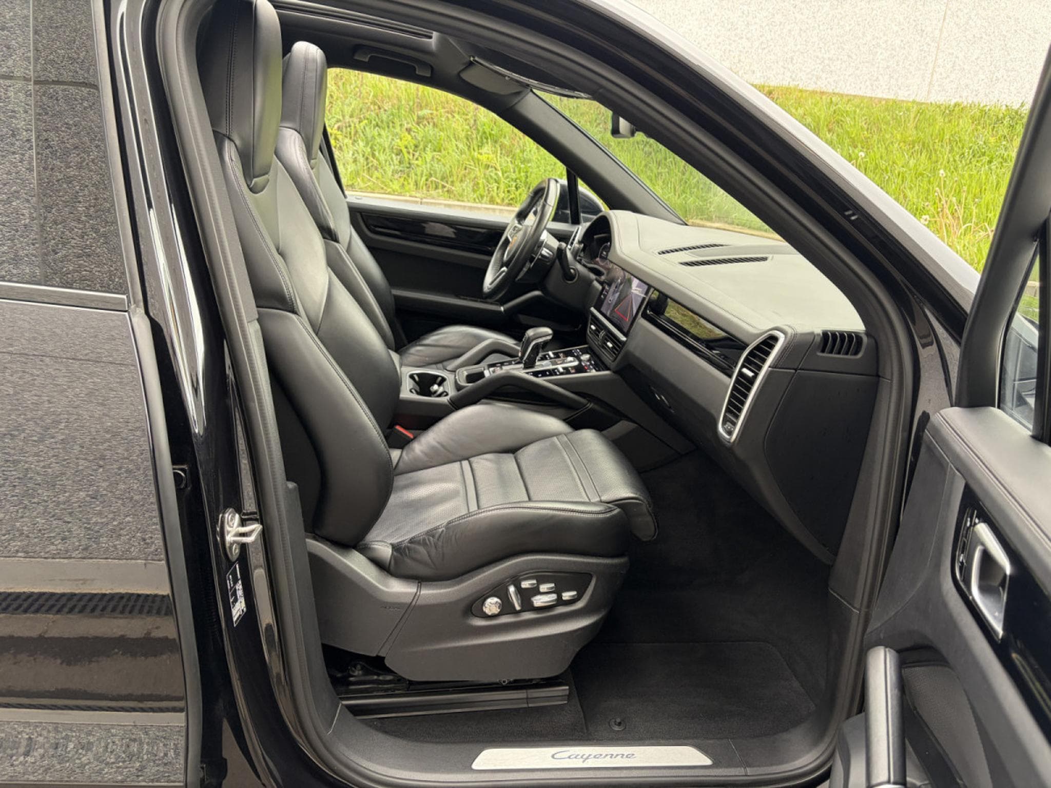 Porsche Cayenne 3.0 V6/PANORAMA/KAMERA/ (2018) - Foto 13