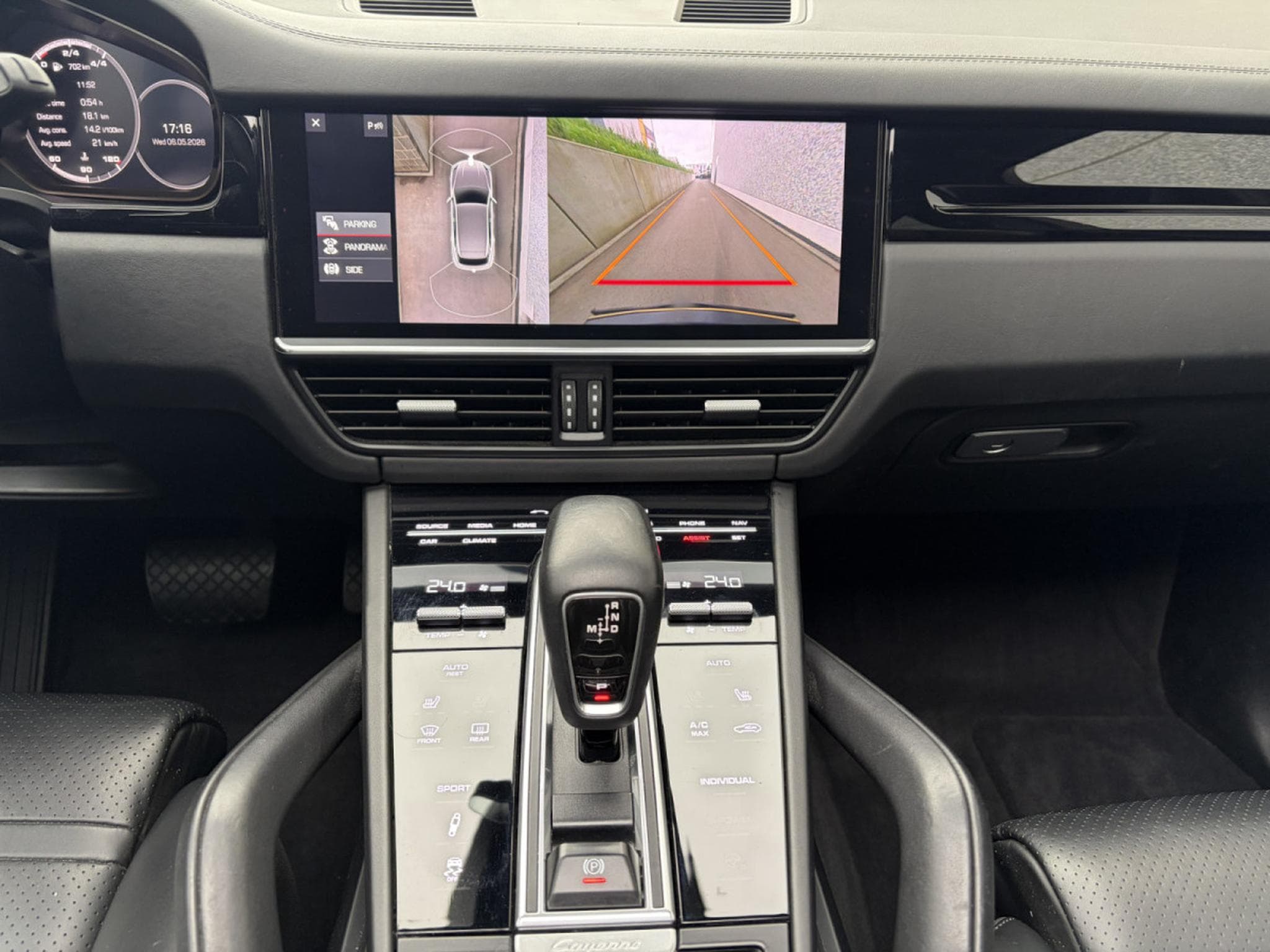 Porsche Cayenne 3.0 V6/PANORAMA/KAMERA/ (2018) - Foto 7
