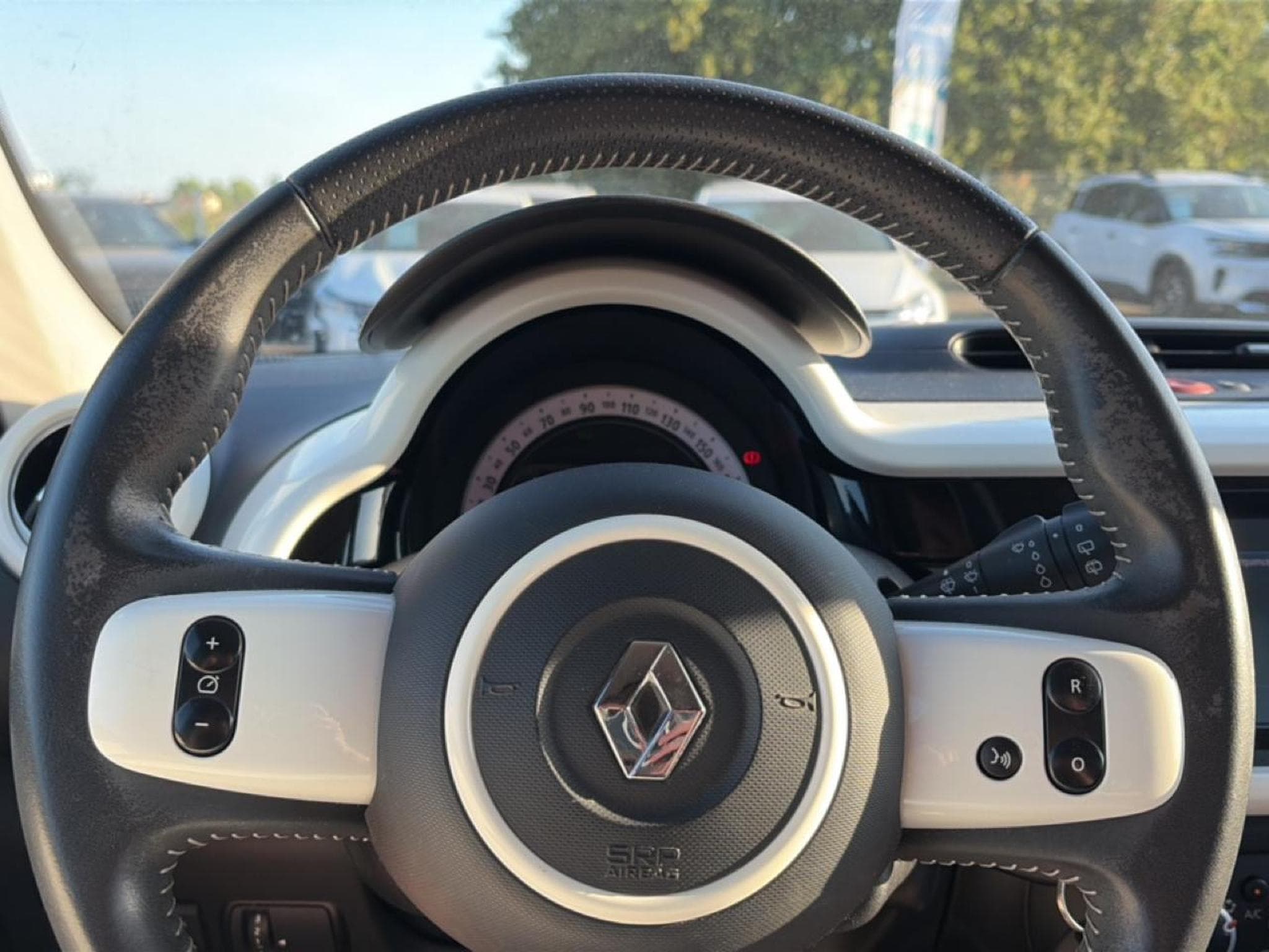Renault TWINGO III 0.9 TCE 90 ENERGY INTENS (2017) - Photo 13