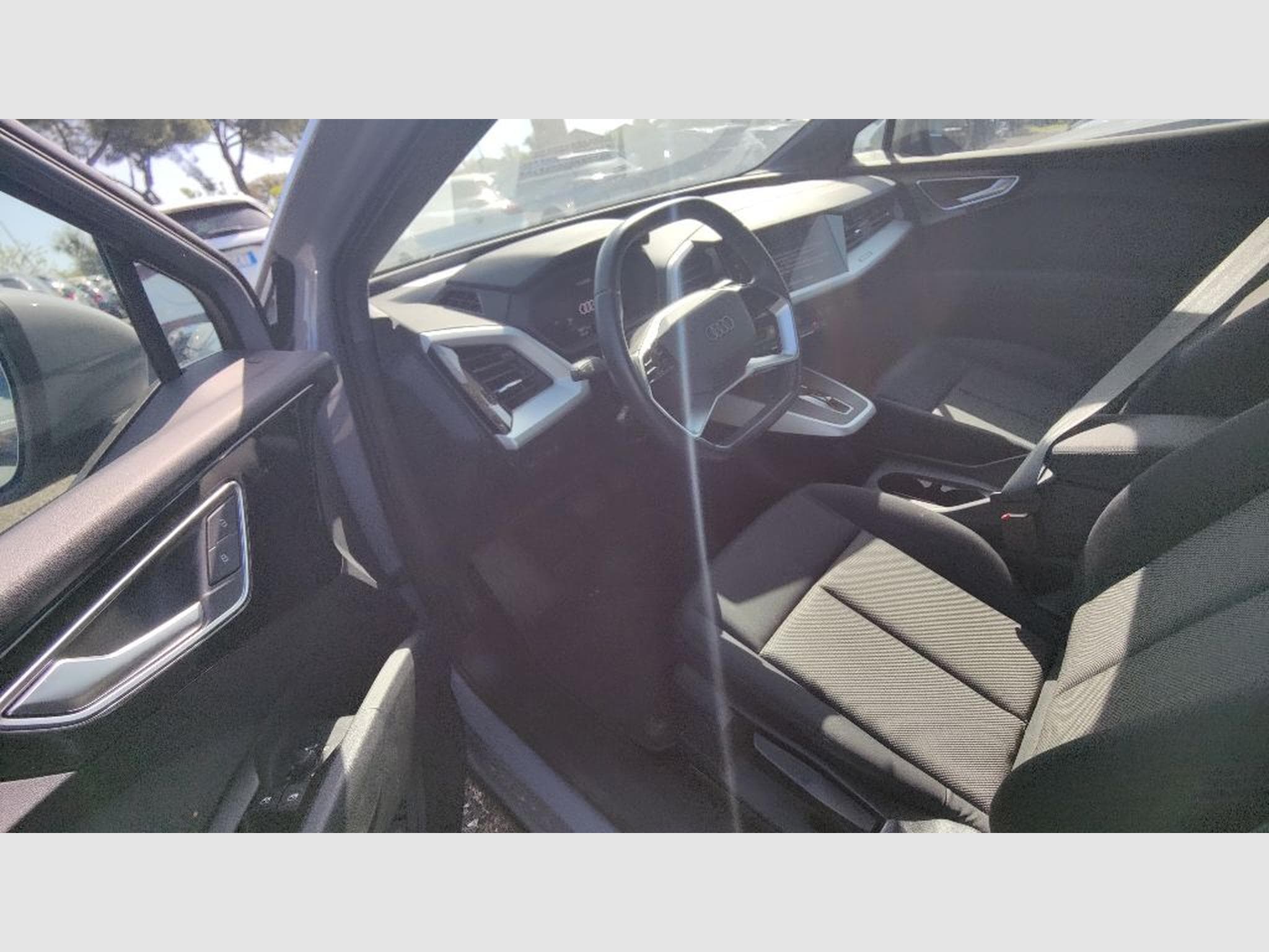 Audi Q4 e-tron Standard (2024) - Photo 17