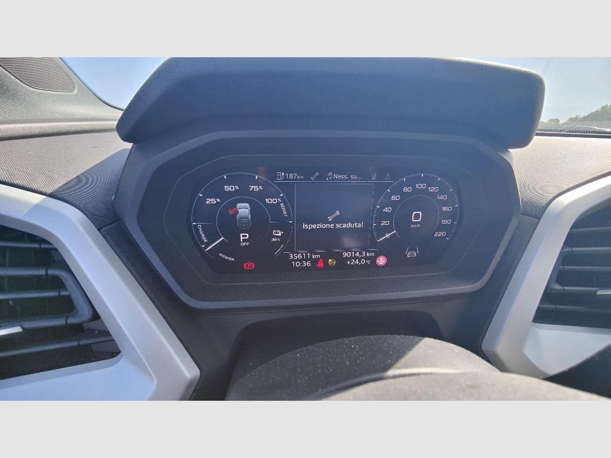 Audi Q4 e-tron Standard (2024) - Photo 19
