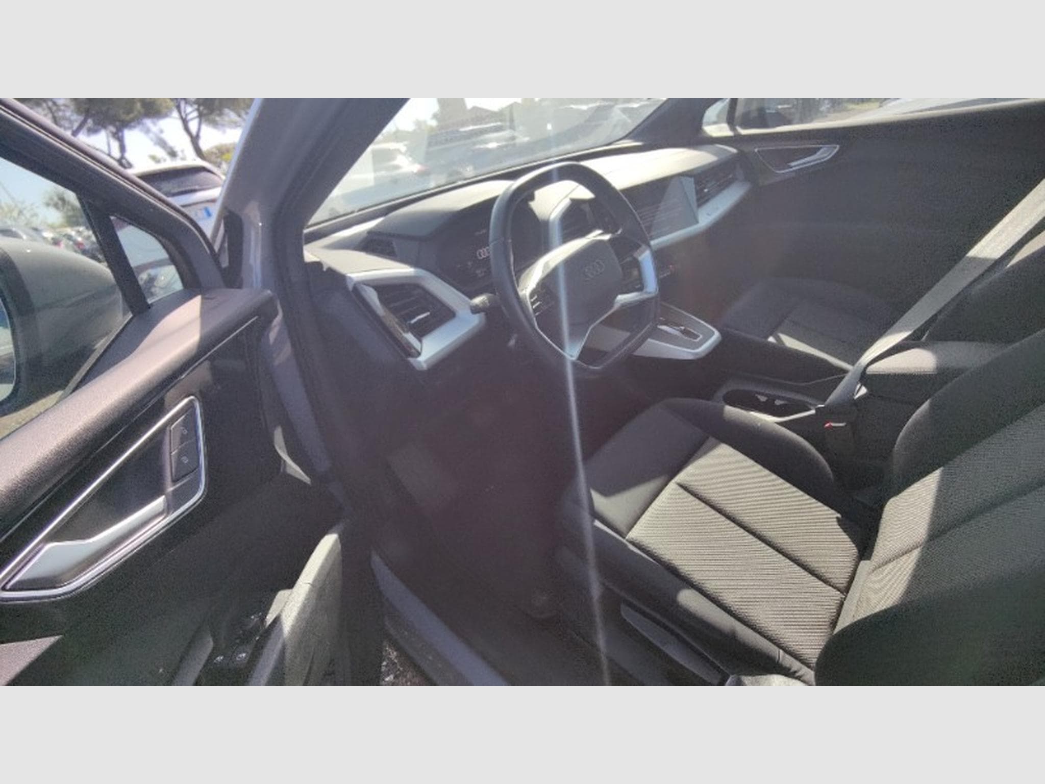 Audi Q4 e-tron Standard (2024) - Photo 5