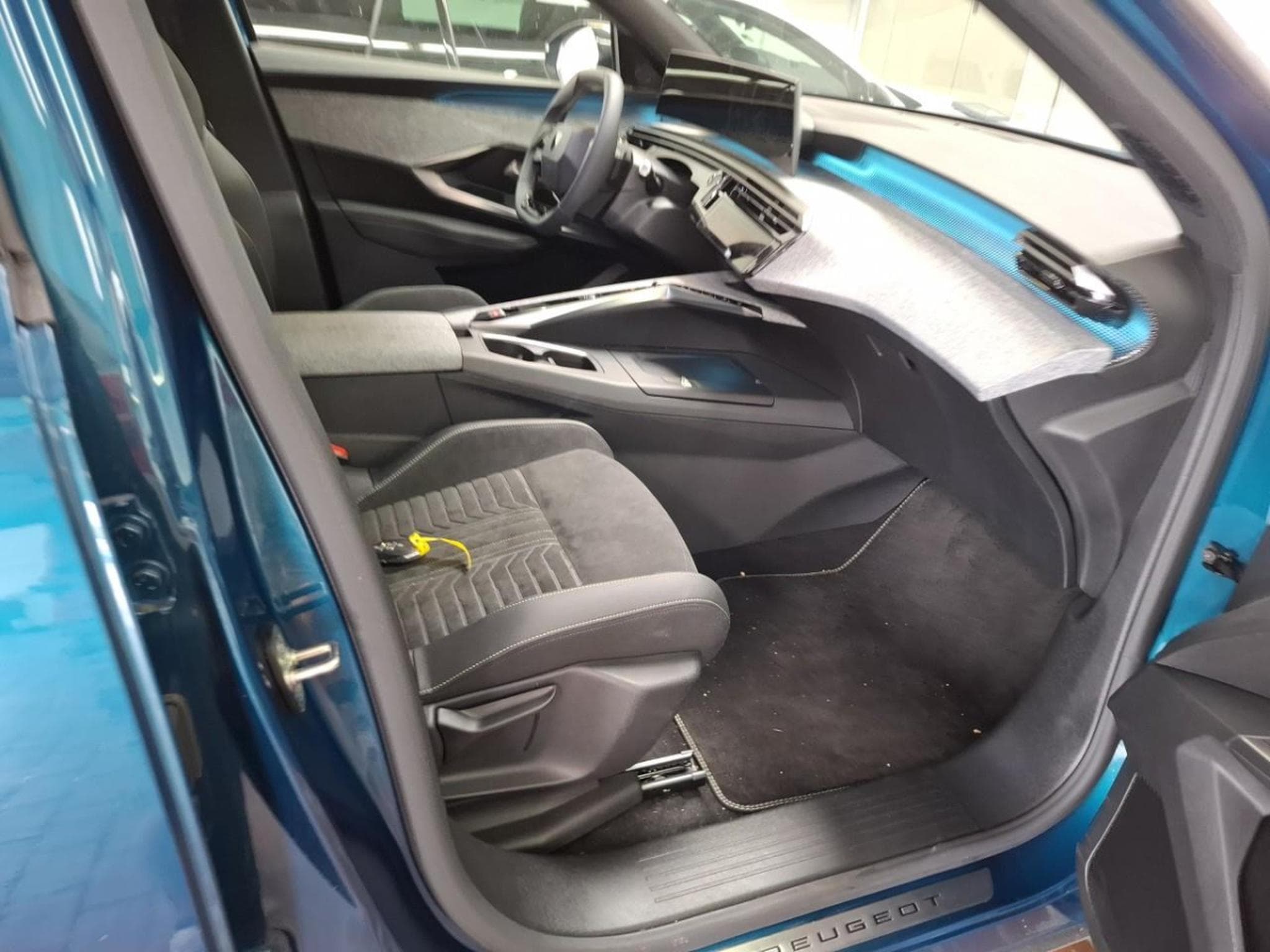 Peugeot 3008 GT (2024) - Photo 3