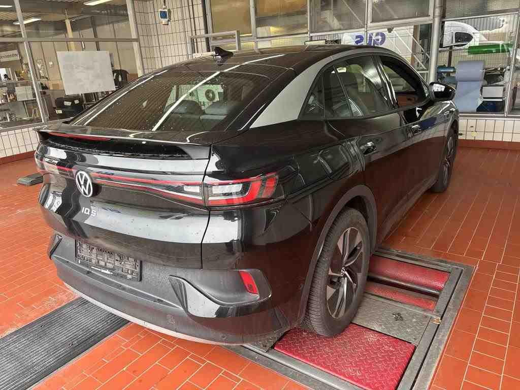 VW ID.5 Pro Performance (2023) - Photo 3