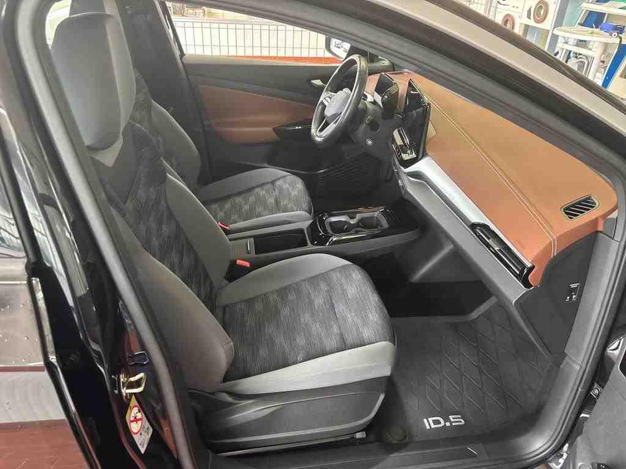 VW ID.5 Pro Performance (2023) - Photo 6