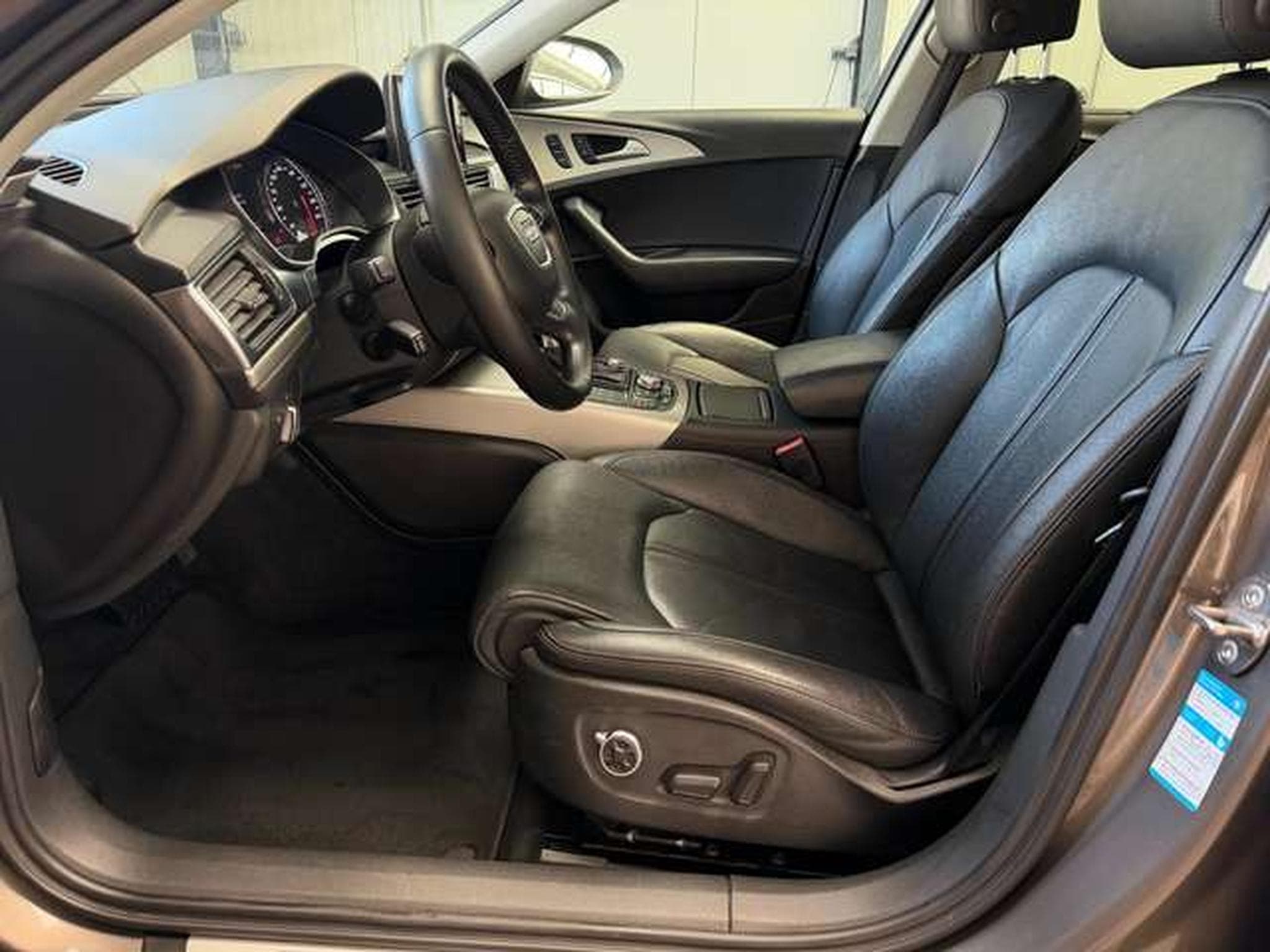 Audi A6 3.0 TDI 204 QUATTRO (2014) - Photo 13