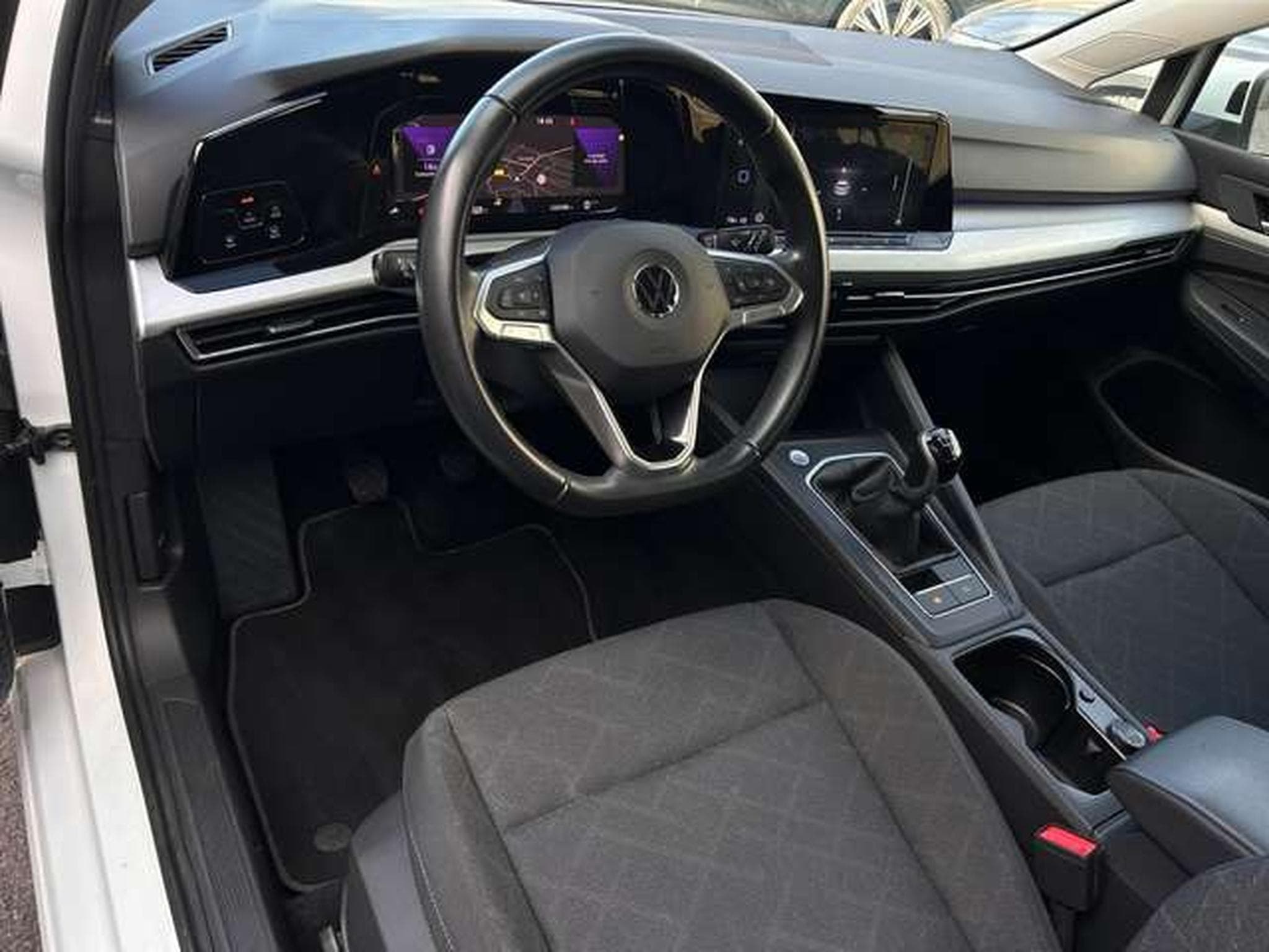 VW Golf 1.0 TSI 110 LIFE (2023) - Photo 12