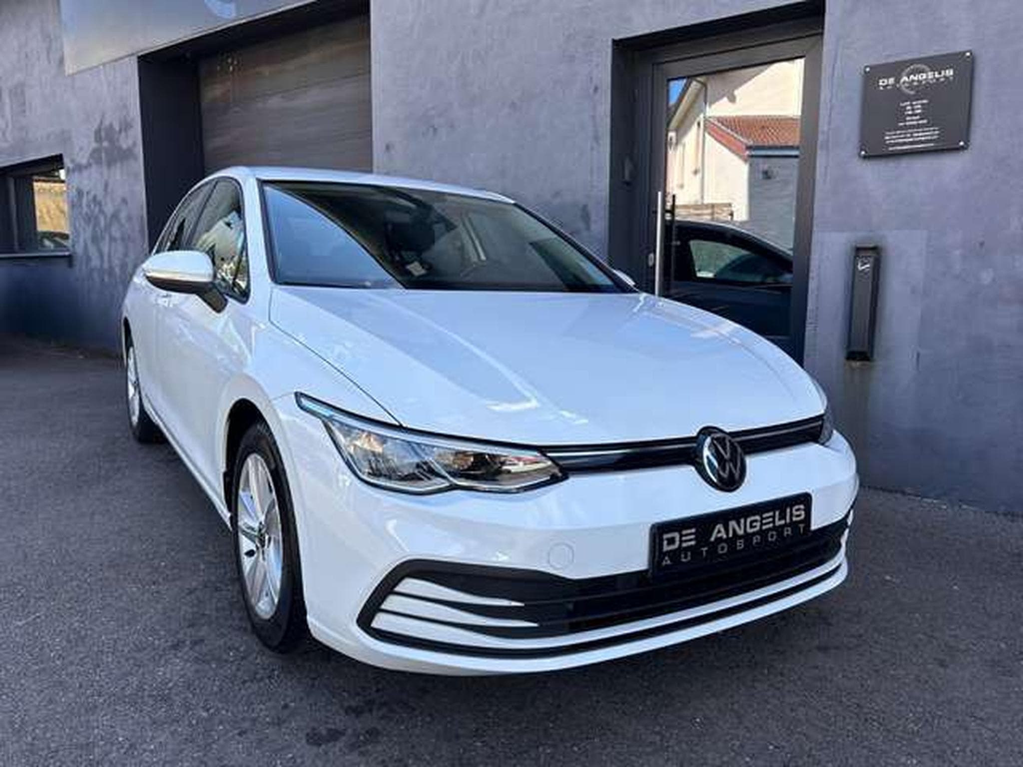 VW Golf 1.0 TSI 110 LIFE (2023) - Photo 9