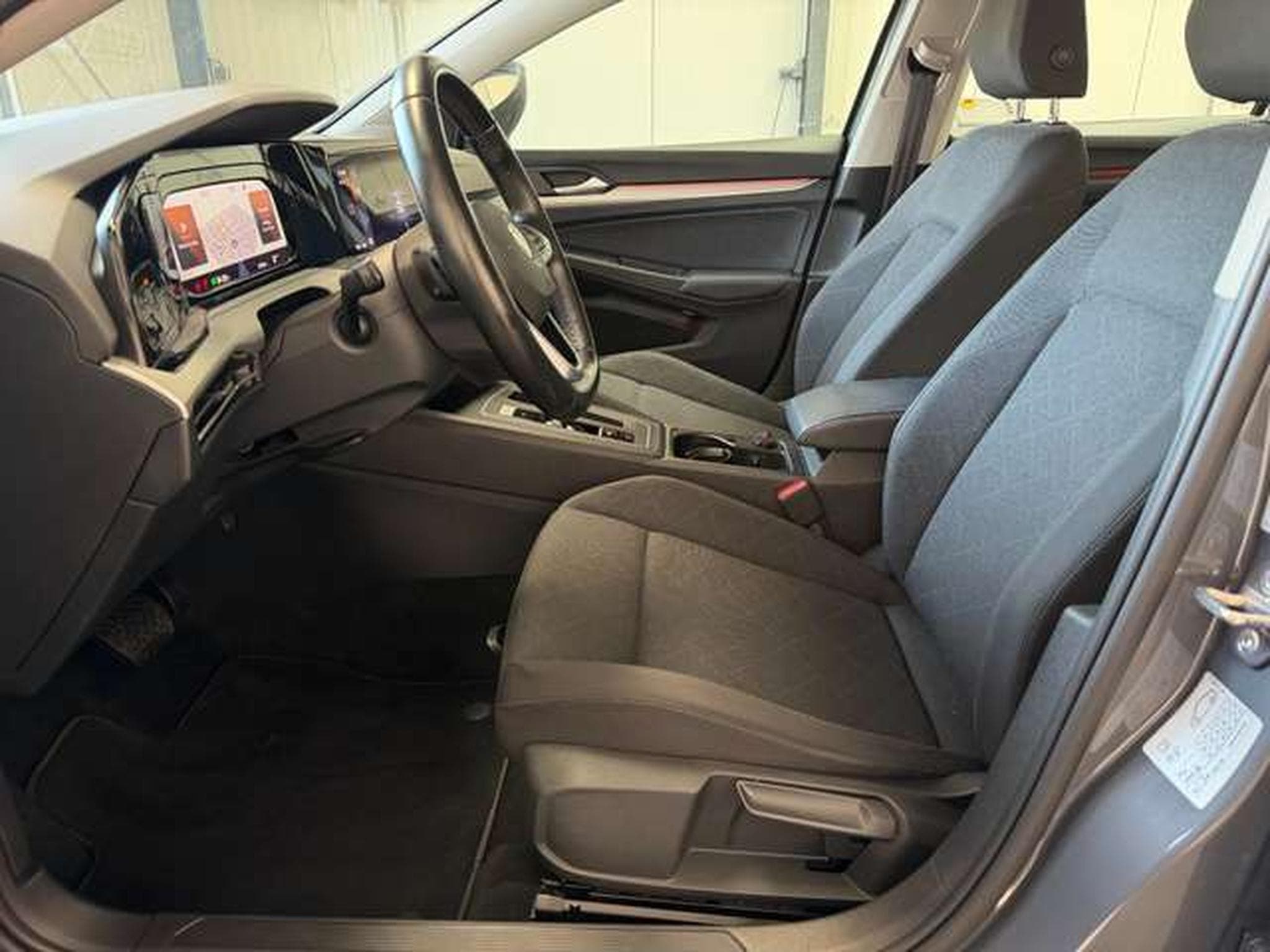 VW Golf 2.0 TDI 116 LIFE (2022) - Photo 12