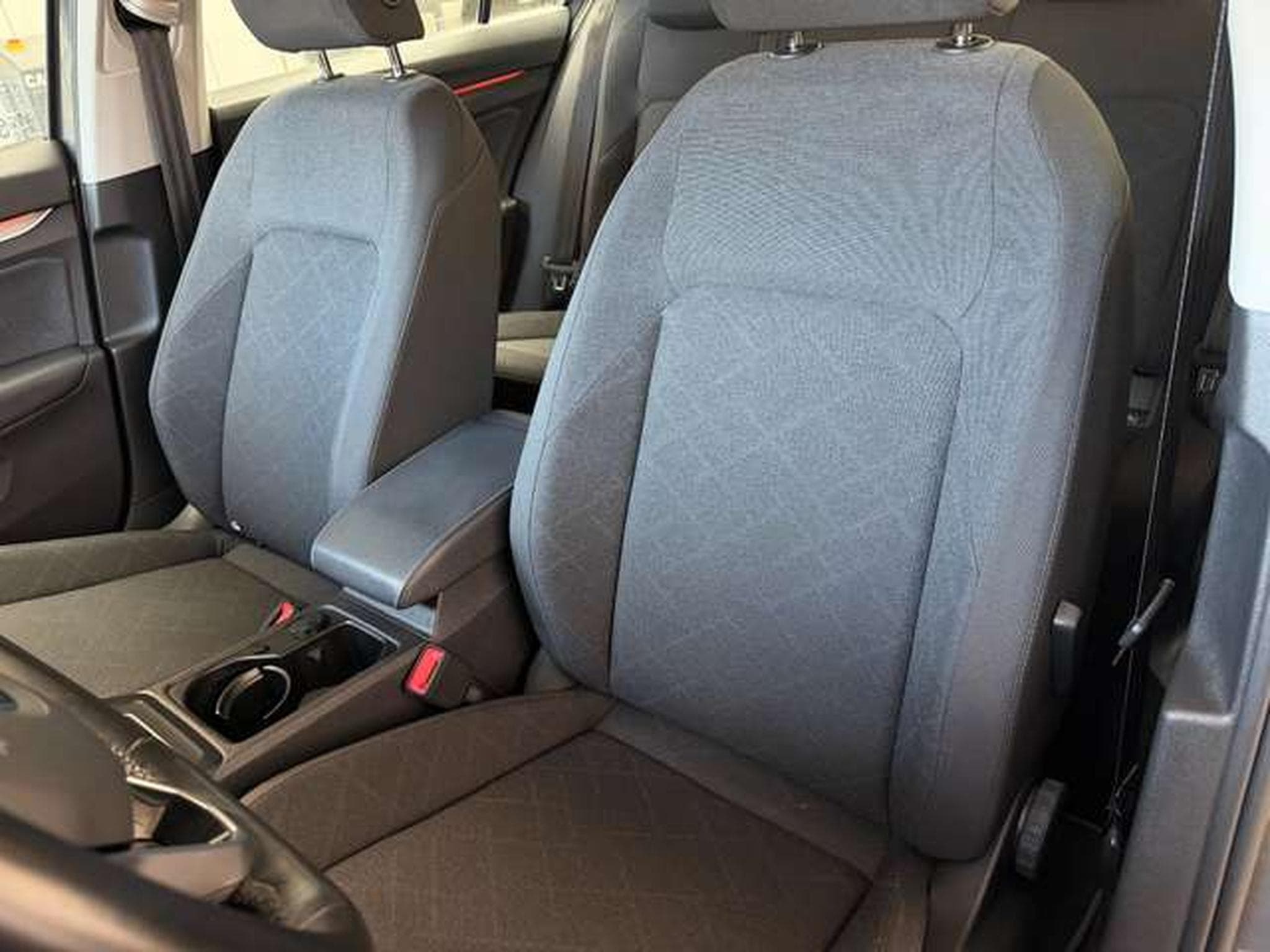 VW Golf 2.0 TDI 116 LIFE (2022) - Photo 13