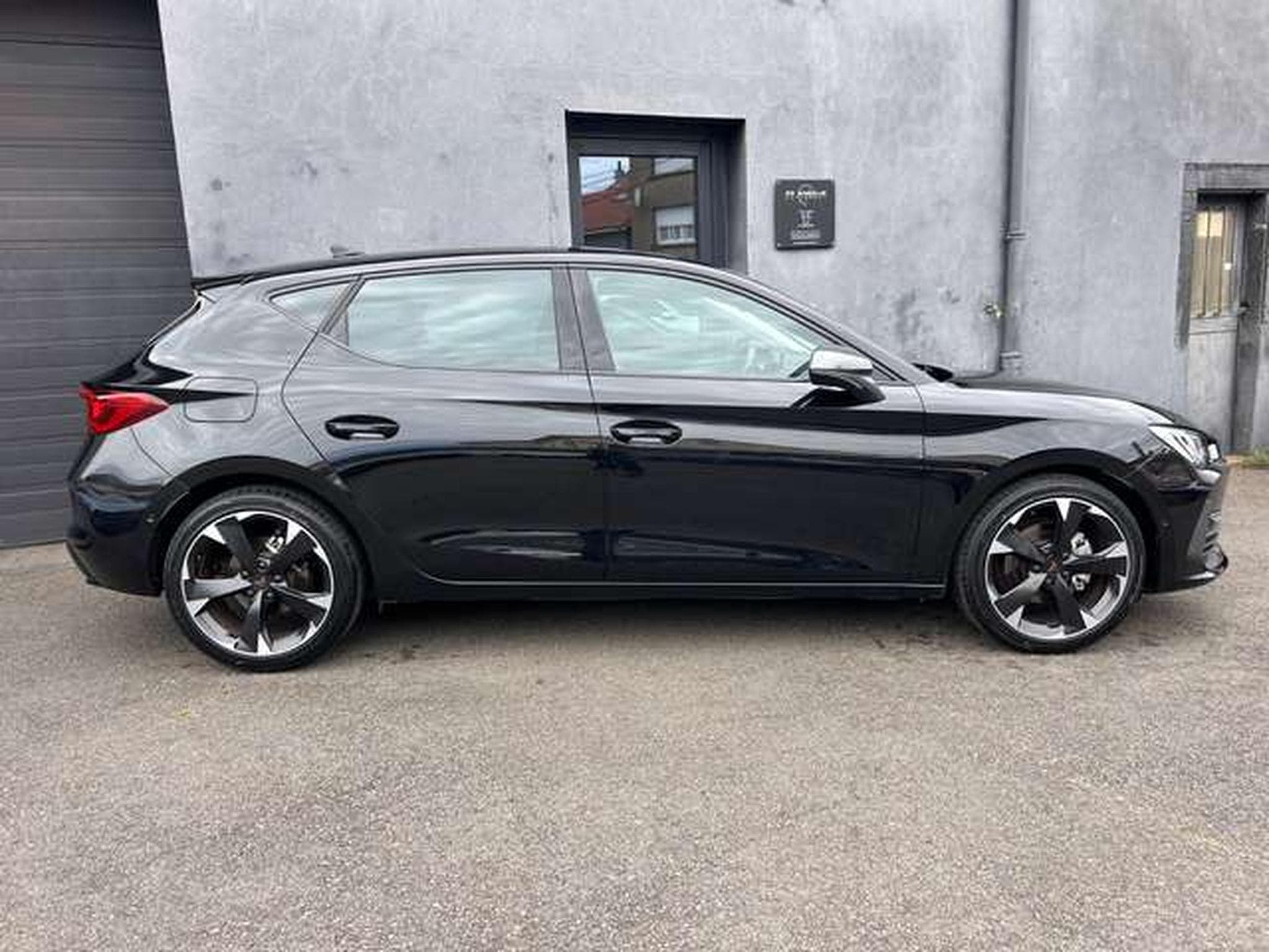 CUPRA Leon 1.5 ETSI 150 V DSG (2024) - Photo 10