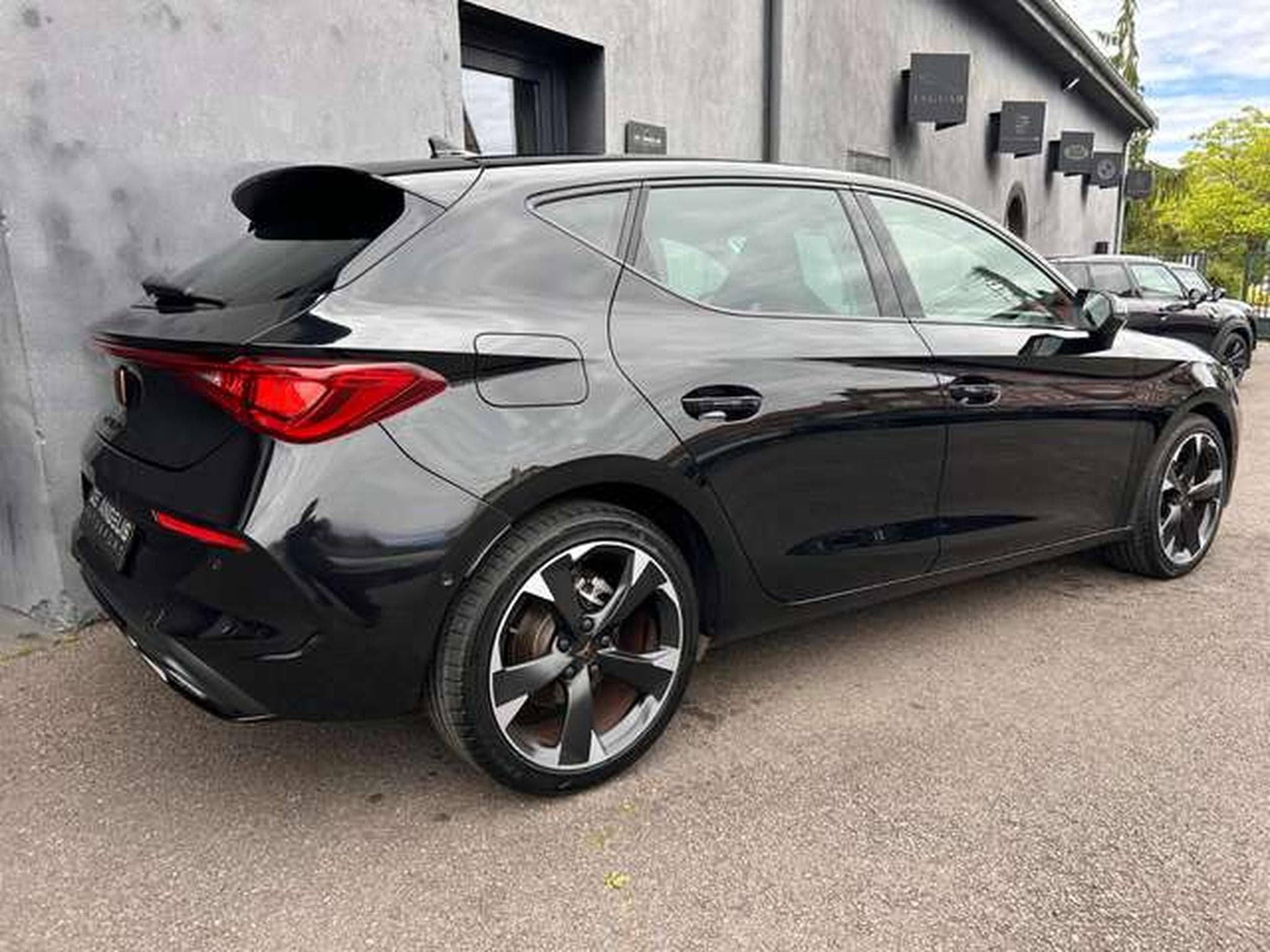 CUPRA Leon 1.5 ETSI 150 V DSG (2024) - Photo 11