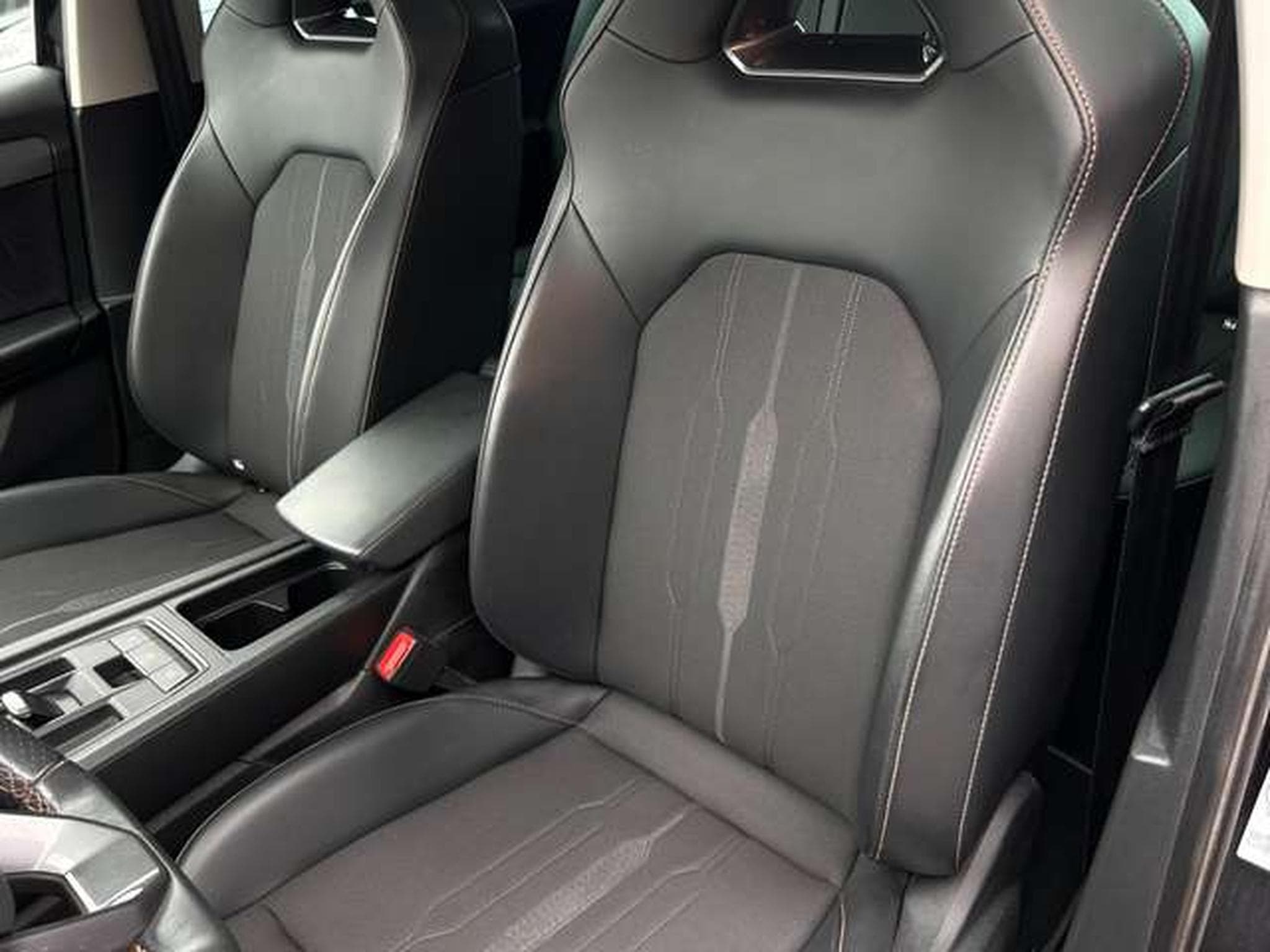 CUPRA Leon 1.5 ETSI 150 V DSG (2024) - Photo 14