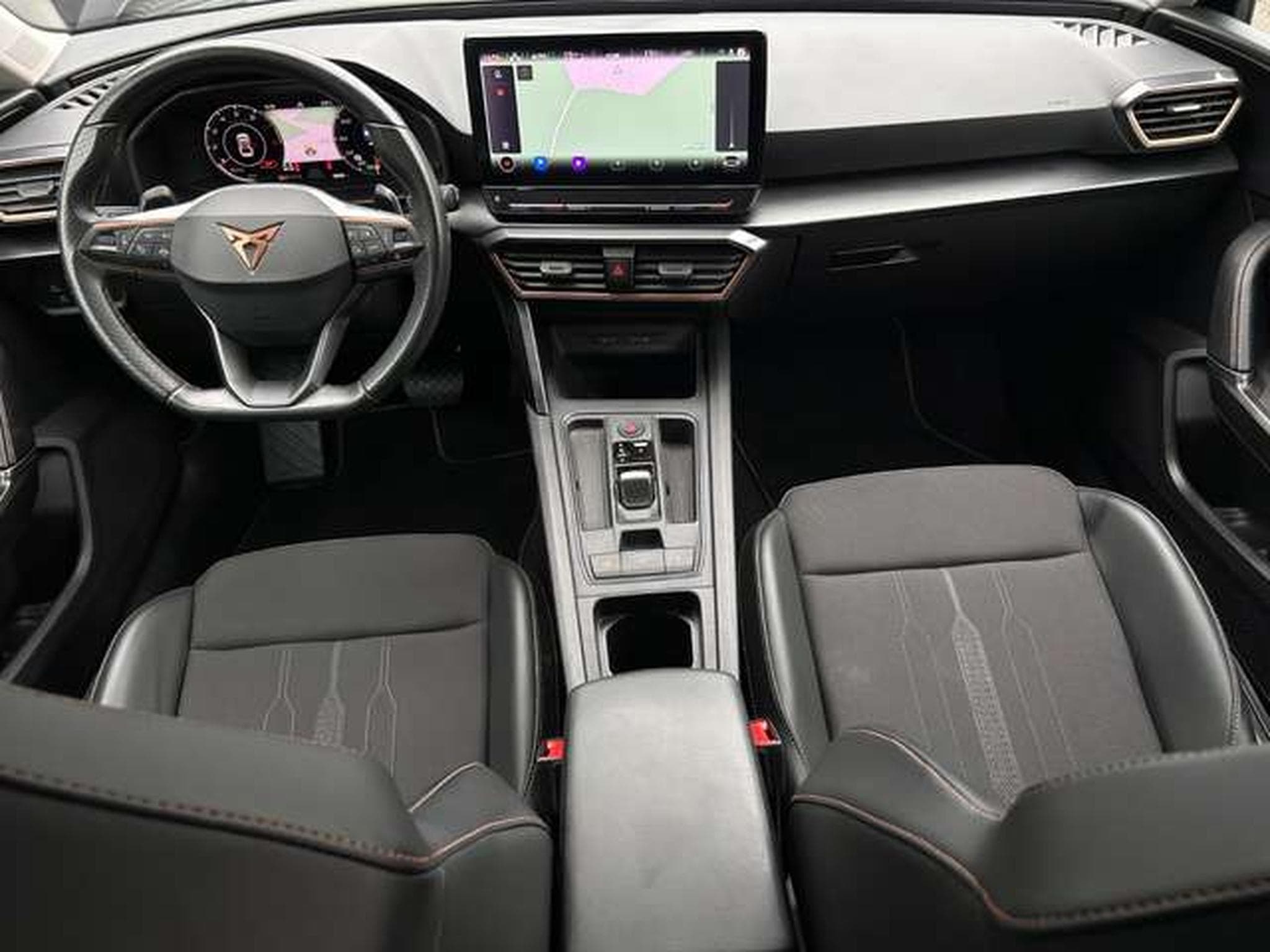 CUPRA Leon 1.5 ETSI 150 V DSG (2024) - Photo 3
