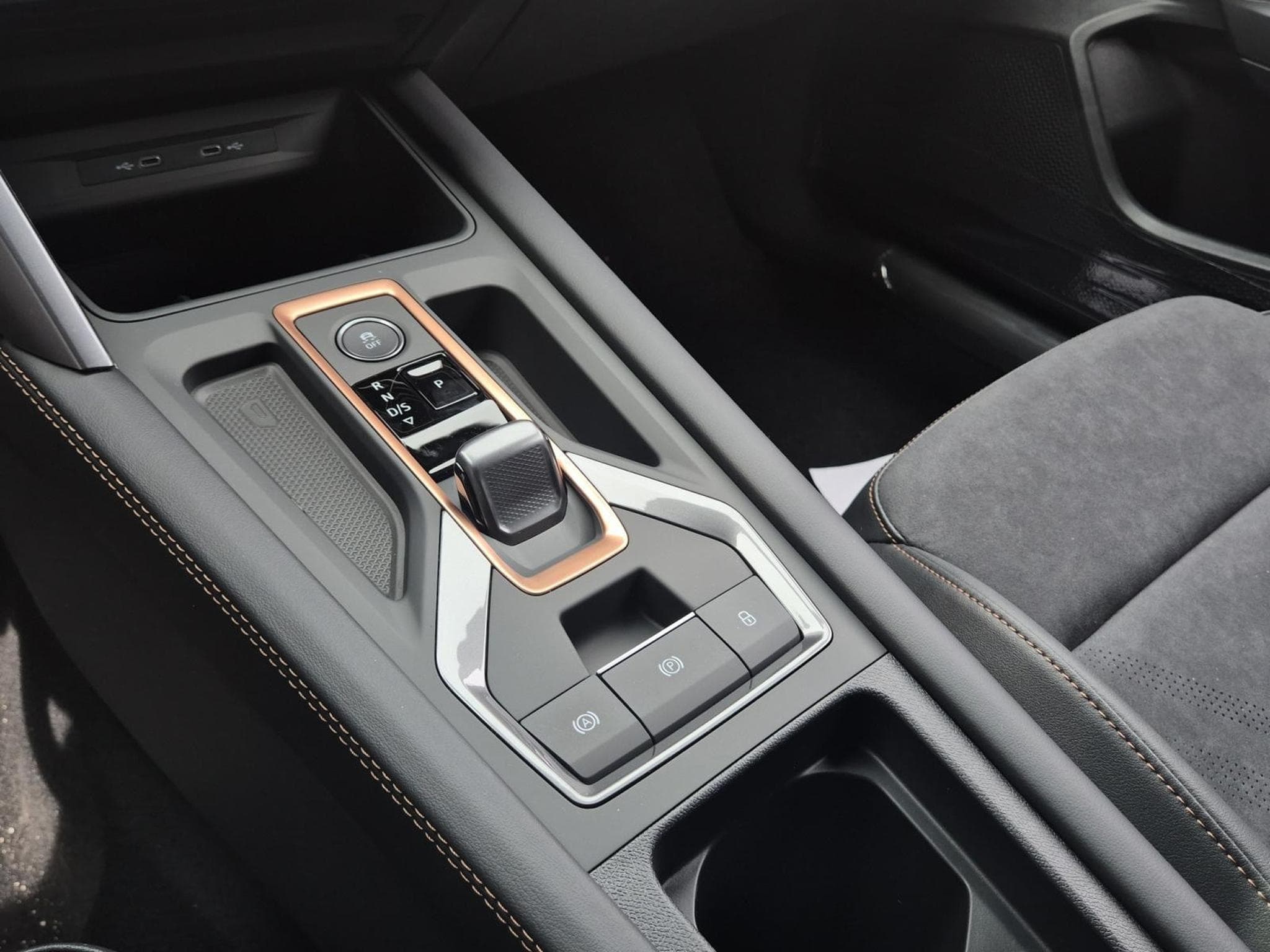 Cupra Formentor 1.5 eTSI 150ch (2026) - Foto 11