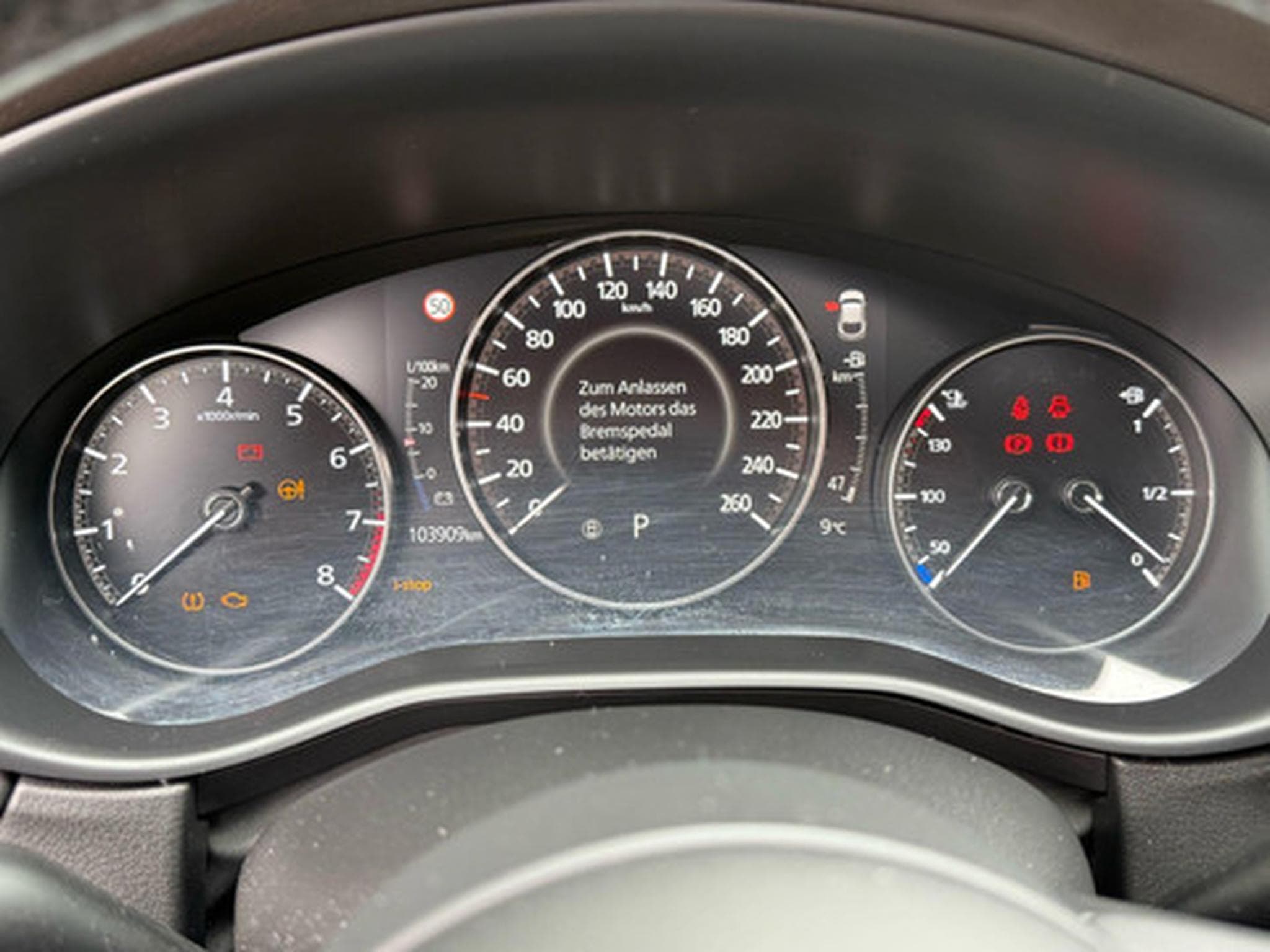 Mazda CX-30 2.0 e-Skyactiv X 137kW 4WD AT Skycruise (2020) - Photo 10