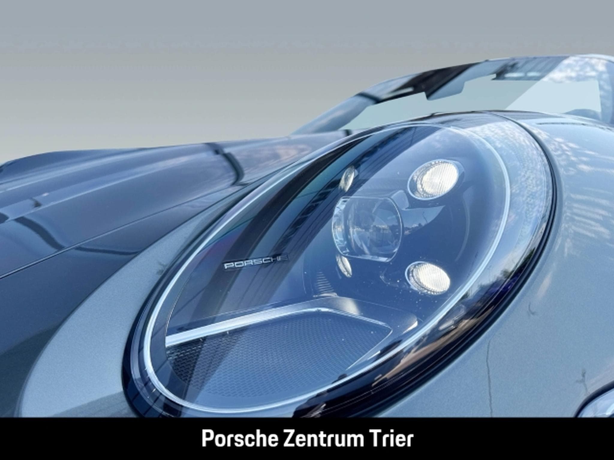 Porsche 992 (911) Turbo Cabriolet (2023) - Photo 11